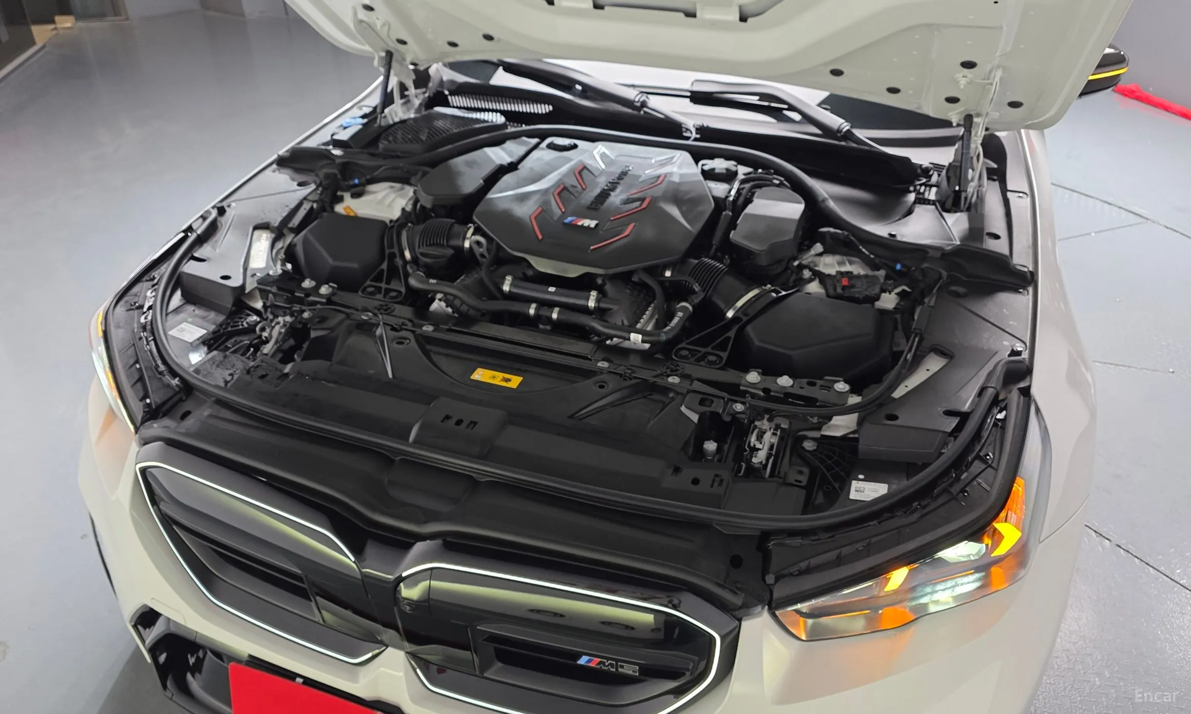 BMW M5 (G90) превью 6