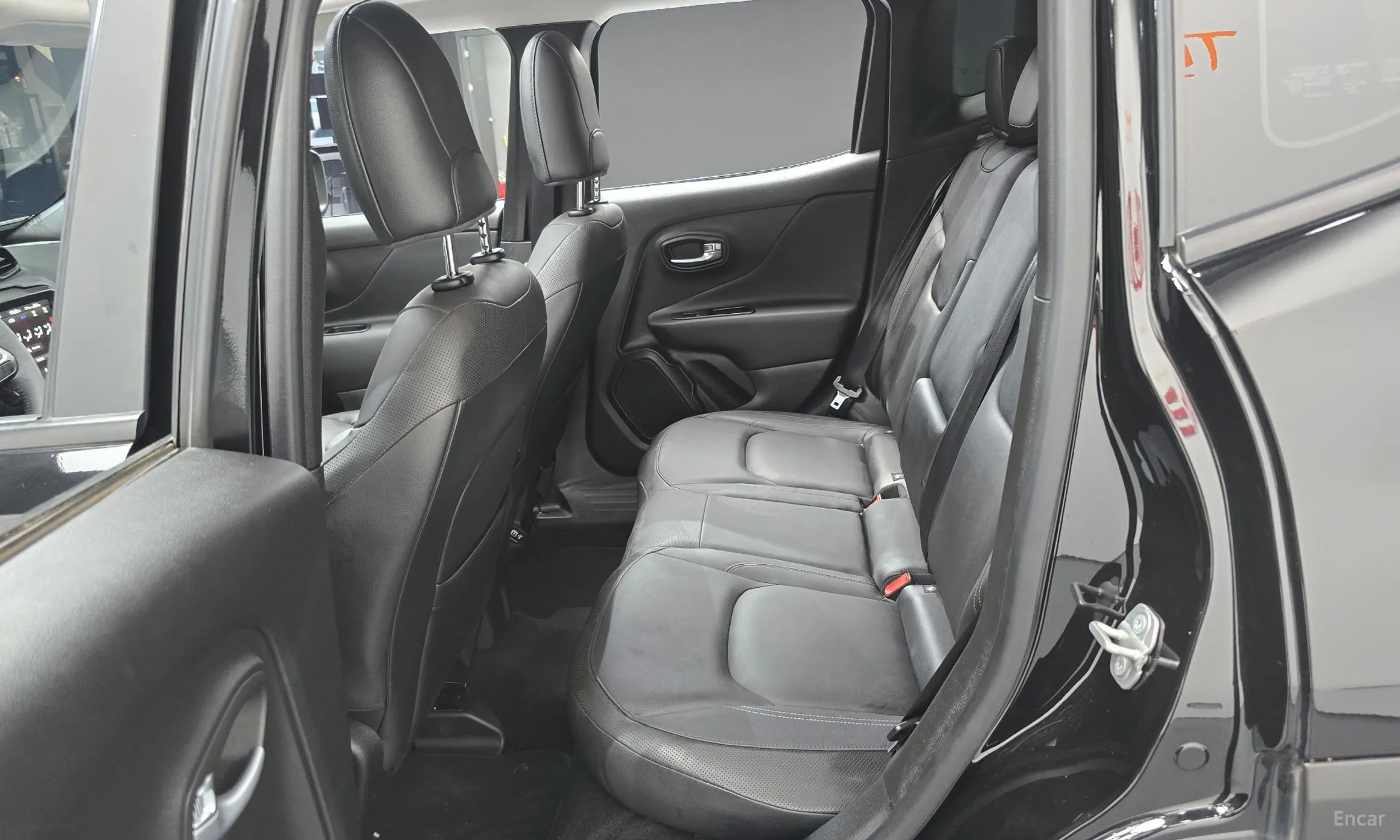 Jeep Renegade превью 12