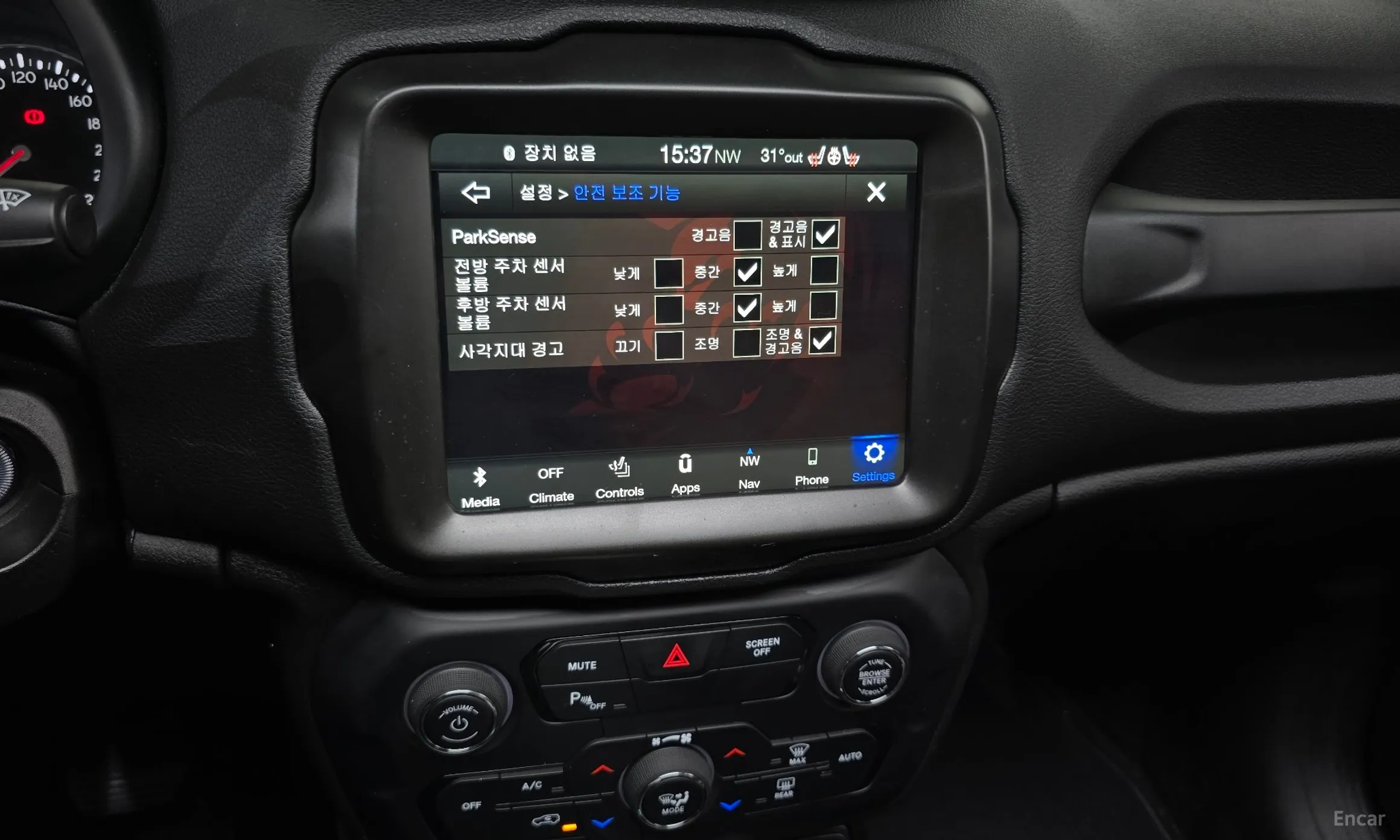 Jeep Renegade превью 15