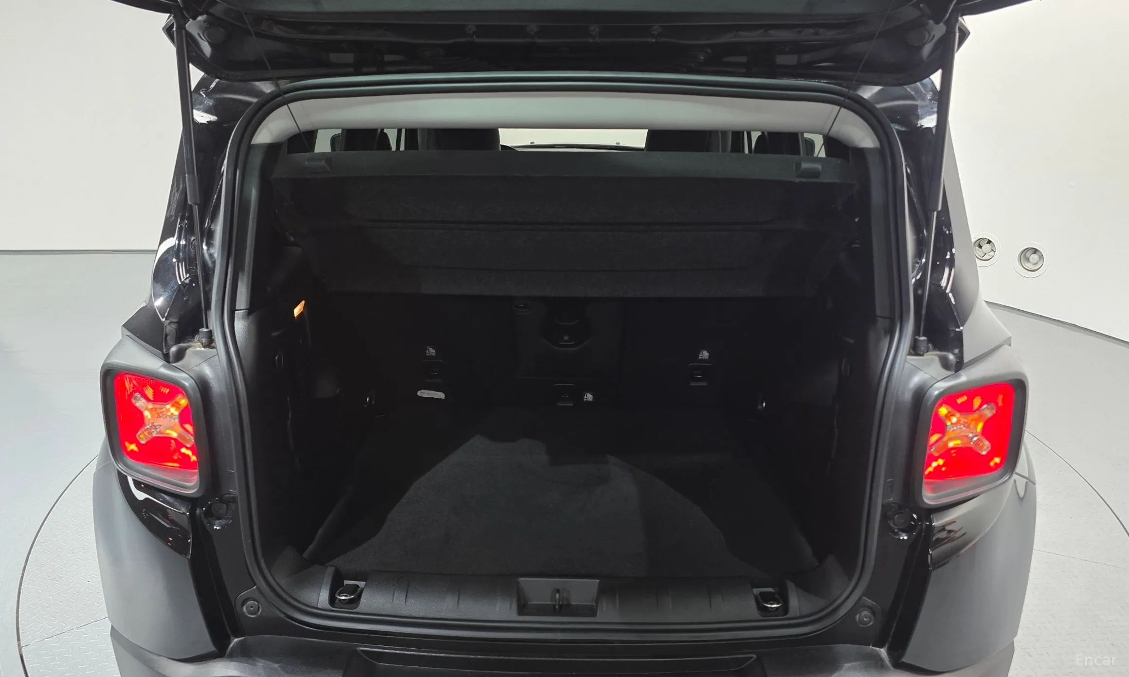Jeep Renegade превью 20