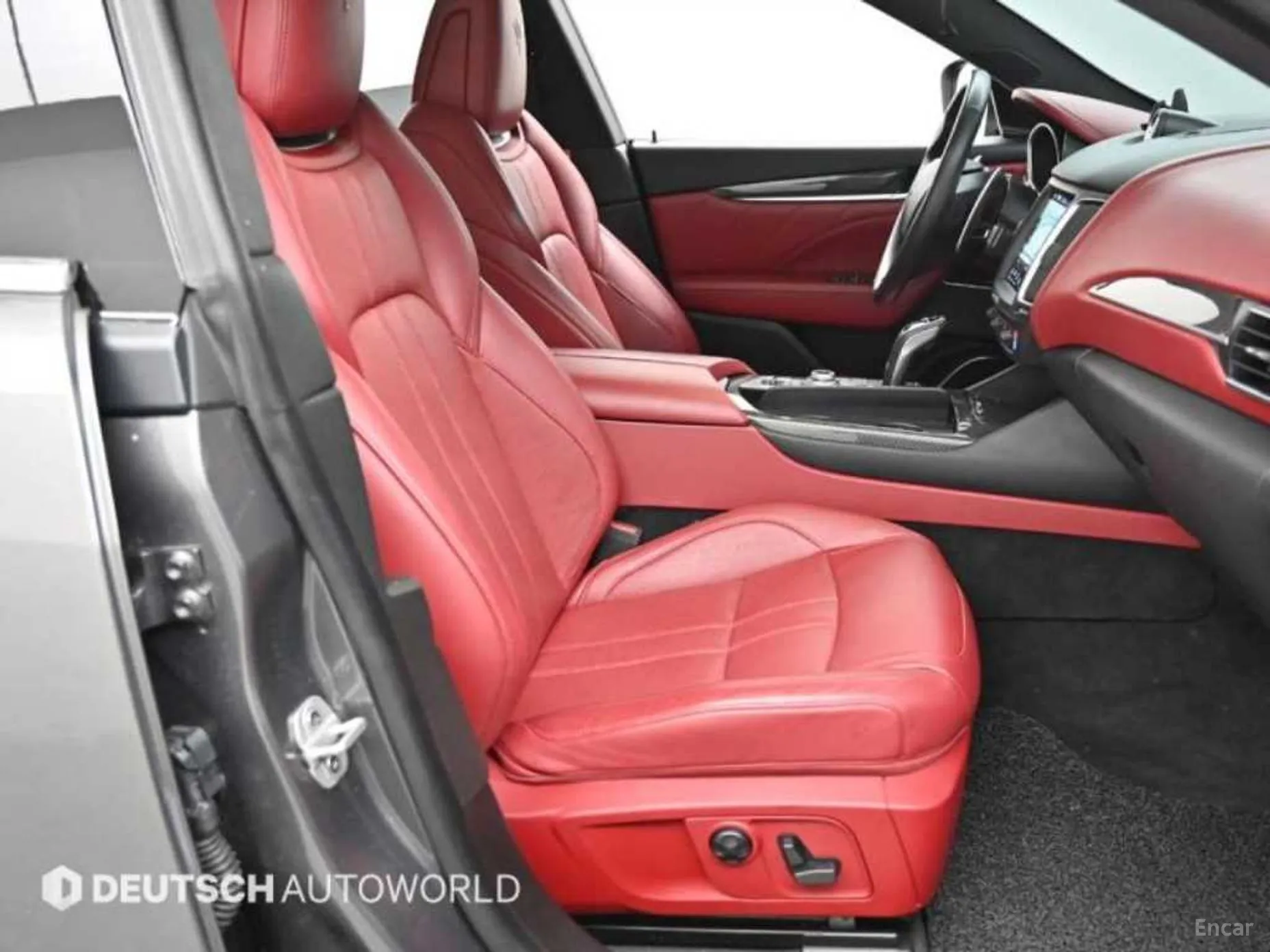 Maserati Levante превью 10