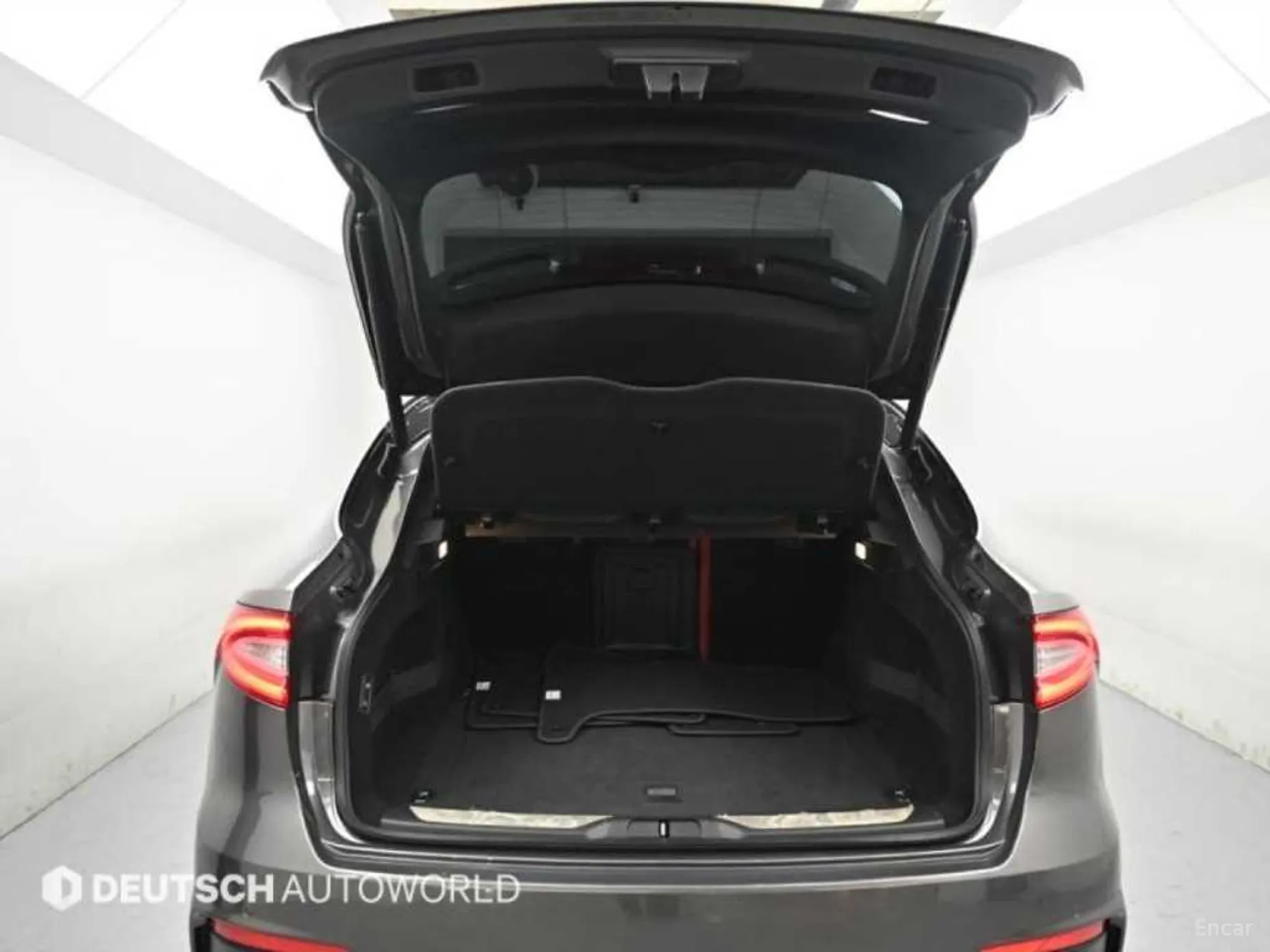 Maserati Levante превью 19