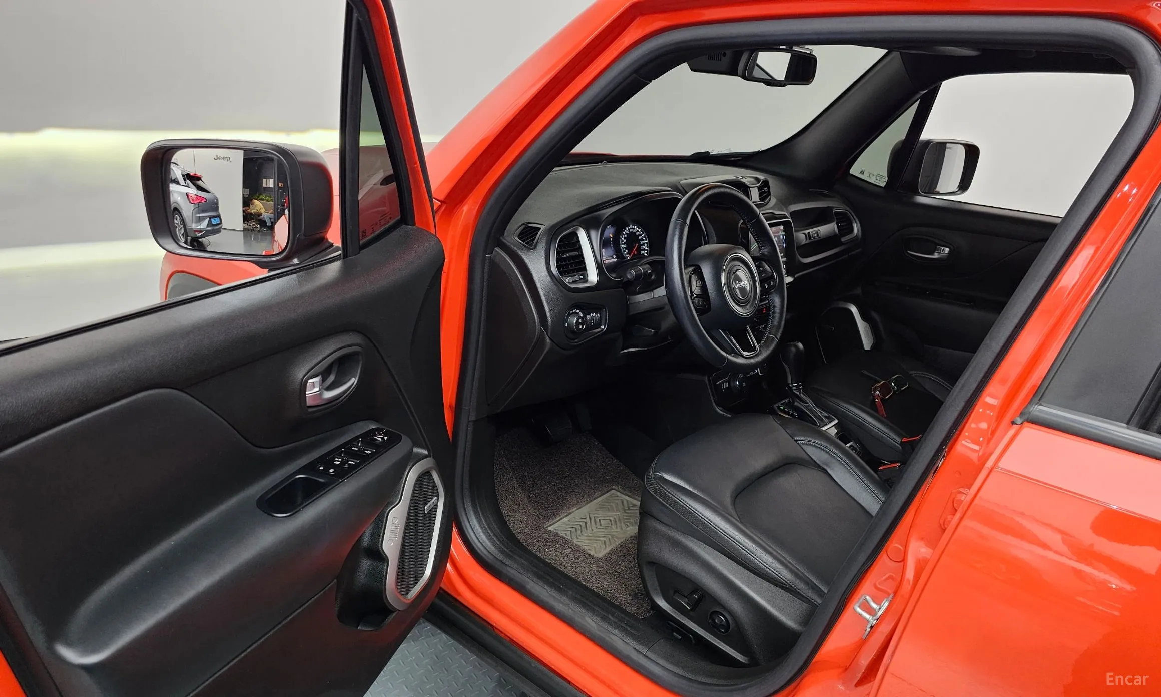 Jeep Renegade превью 10