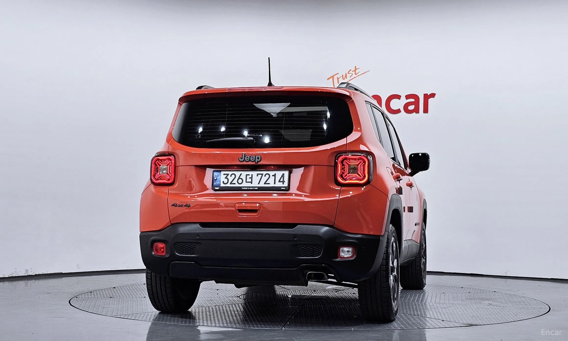Jeep Renegade превью 4