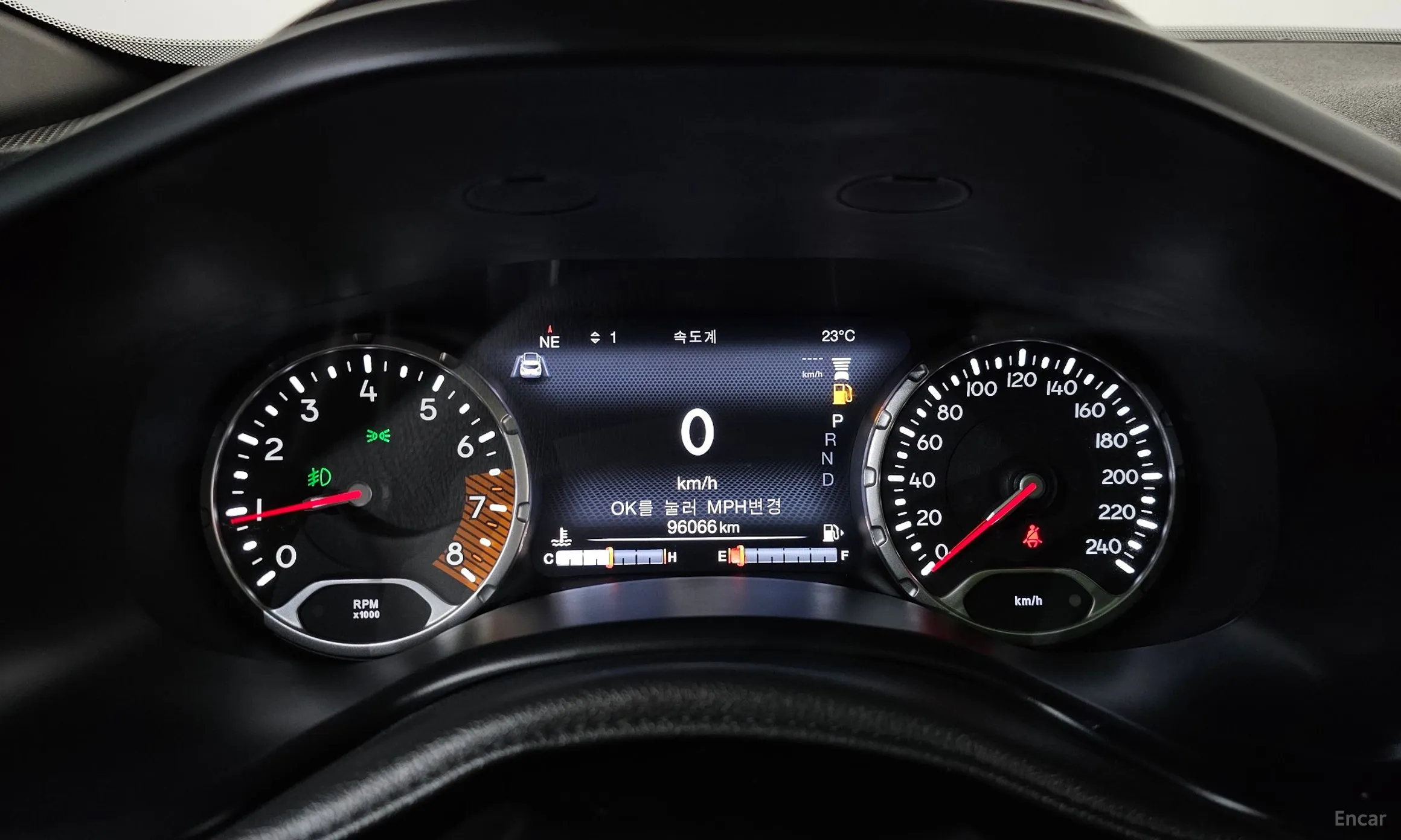 Jeep Renegade превью 8