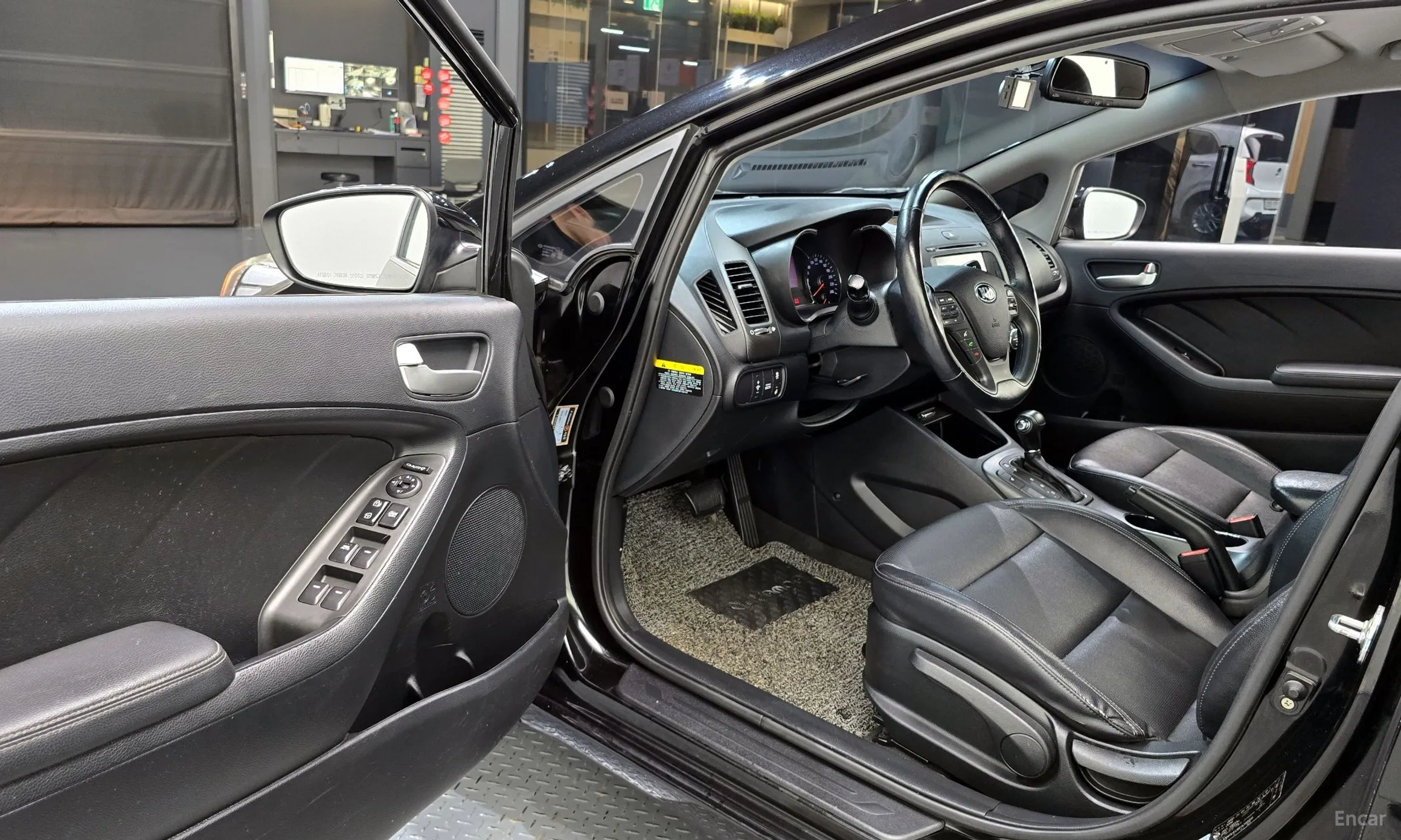 Kia K3 превью 10