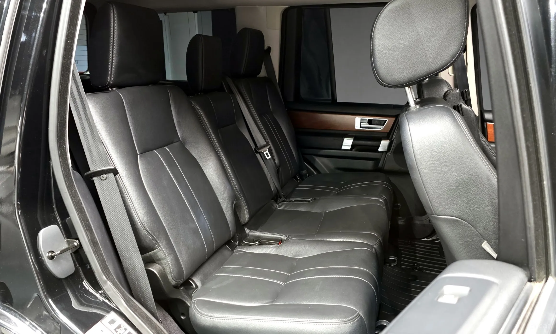 Land Rover Discovery 4 превью 11
