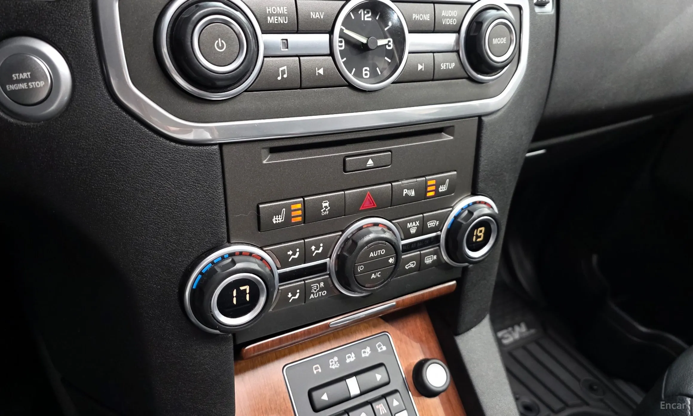 Land Rover Discovery 4 превью 13