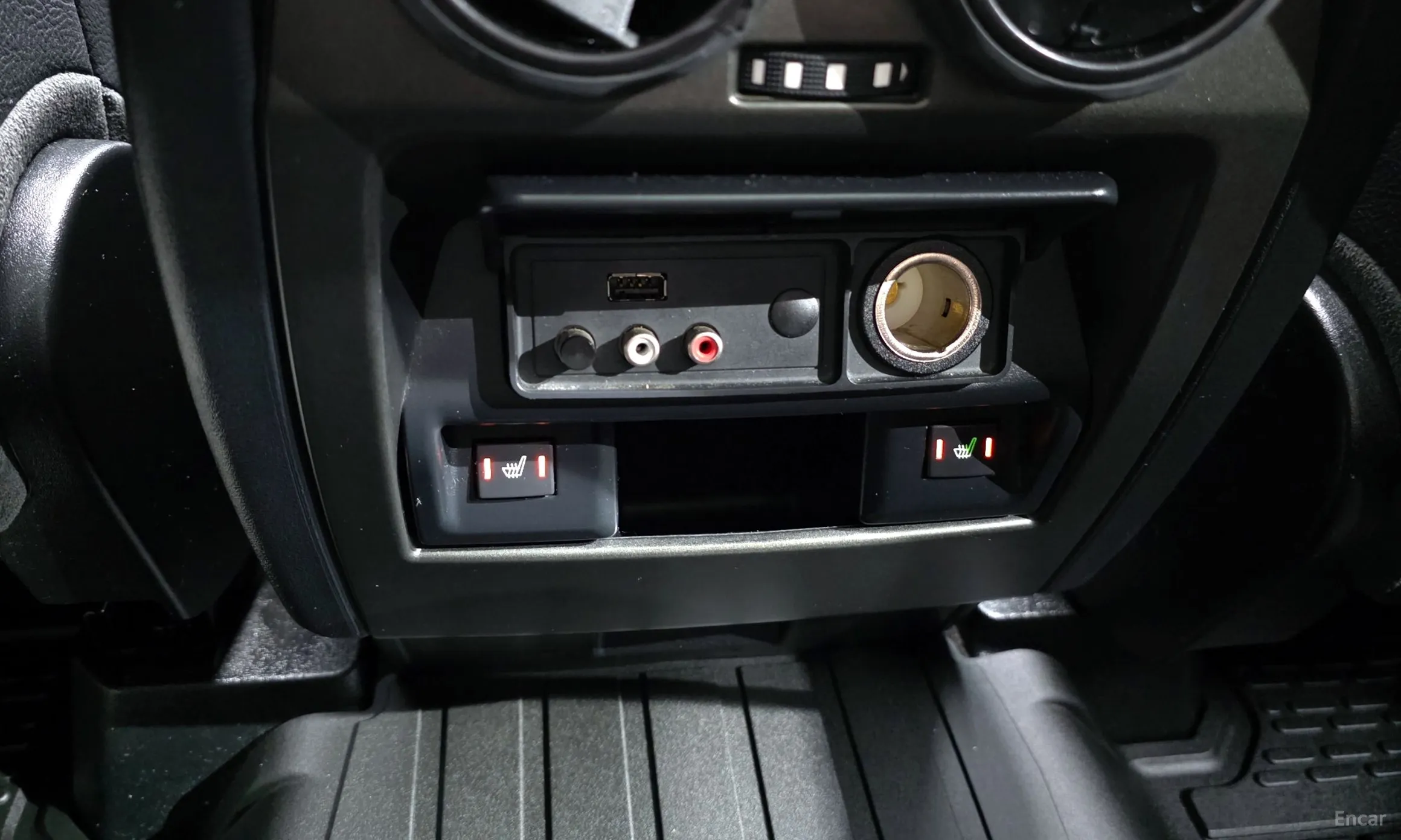 Land Rover Discovery 4 превью 19