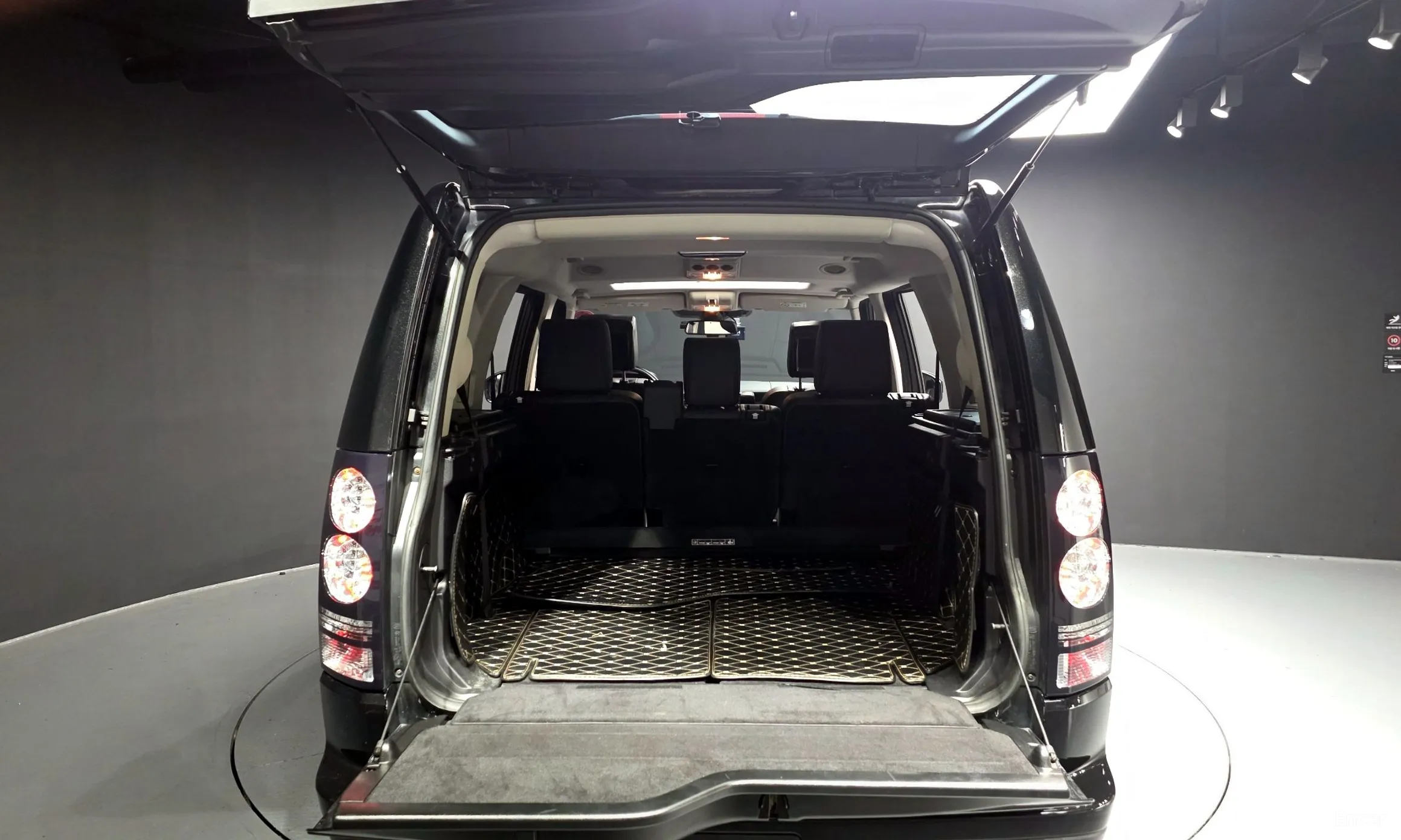 Land Rover Discovery 4 превью 20
