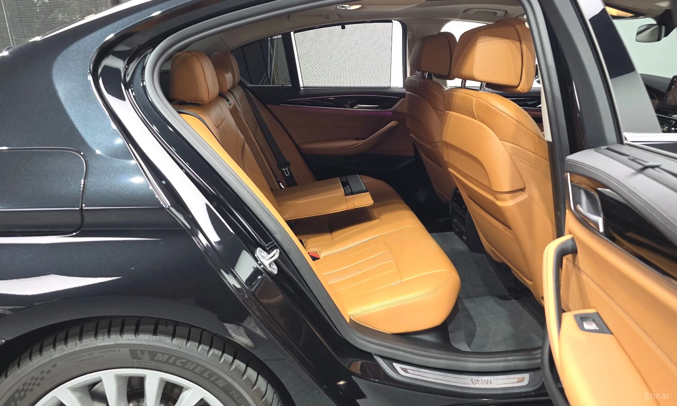 BMW 5 Series (G30) превью 11