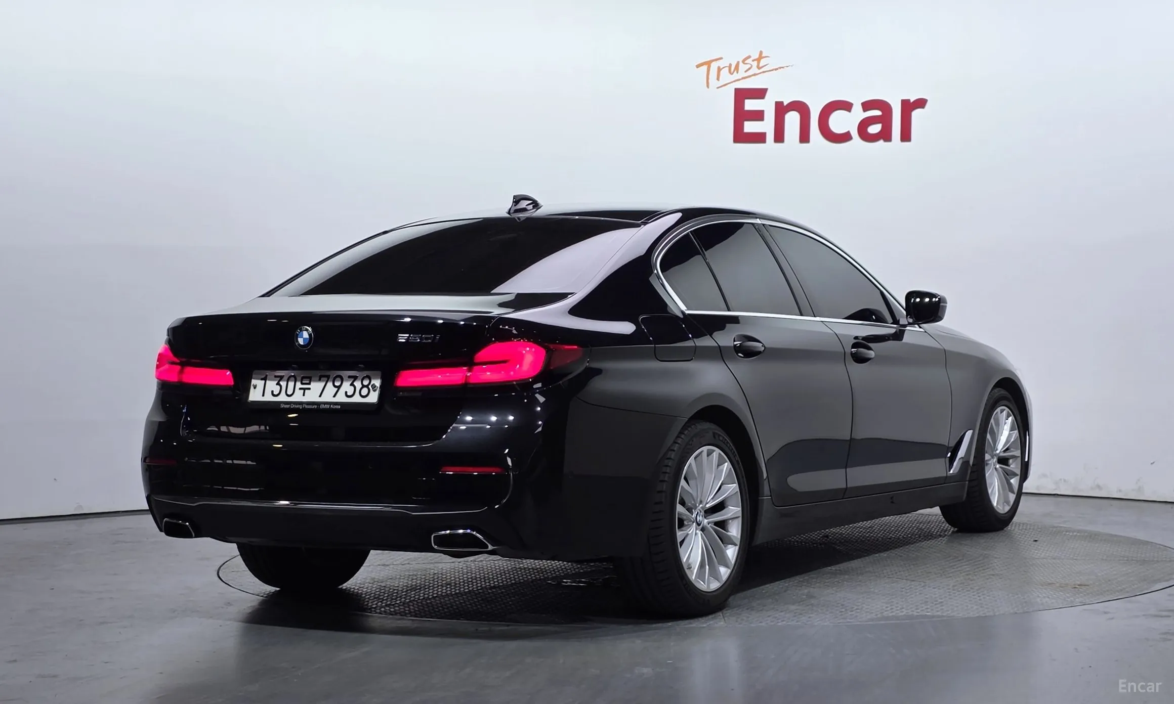 BMW 5 Series (G30) превью 2