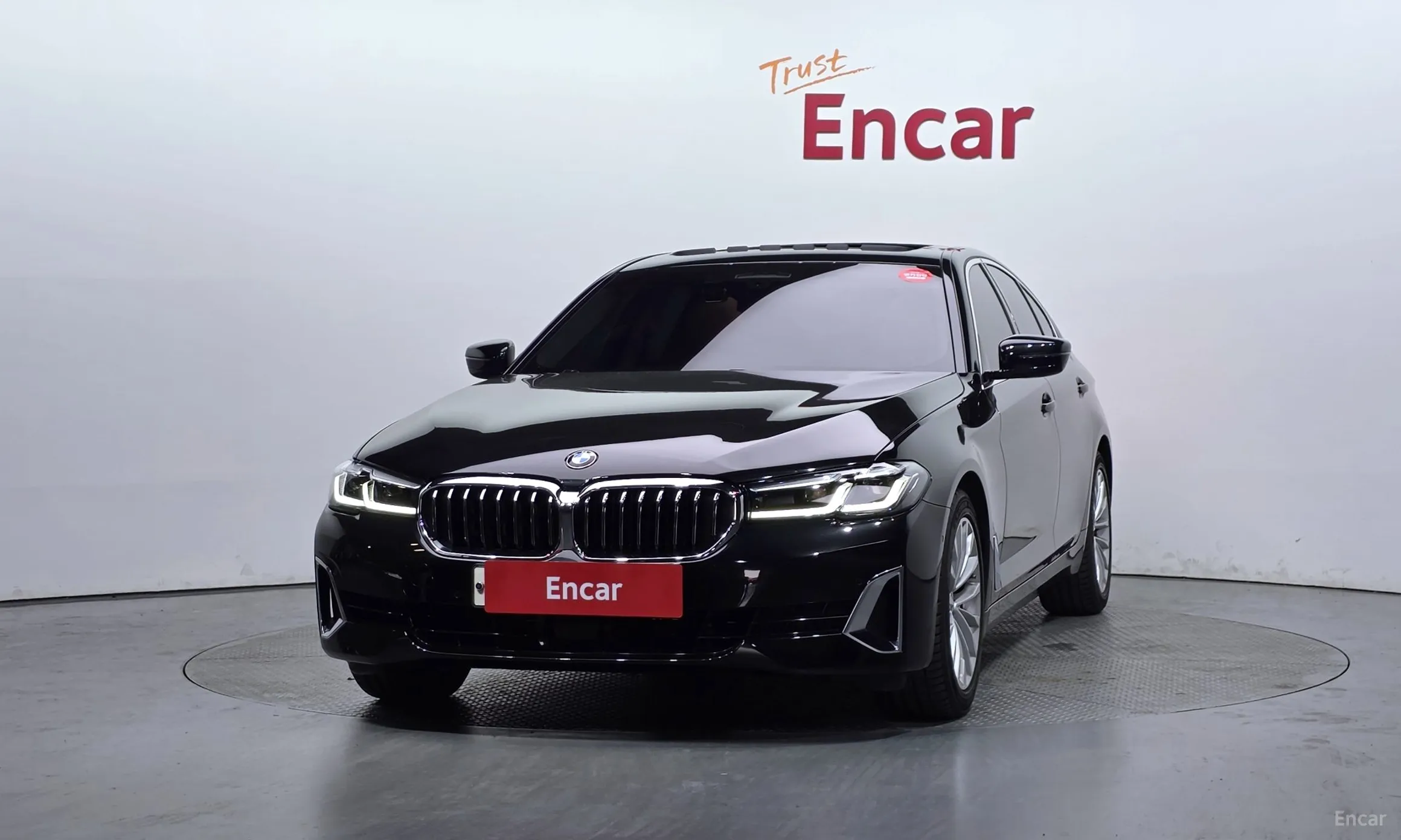 BMW 5 Series (G30) превью 3