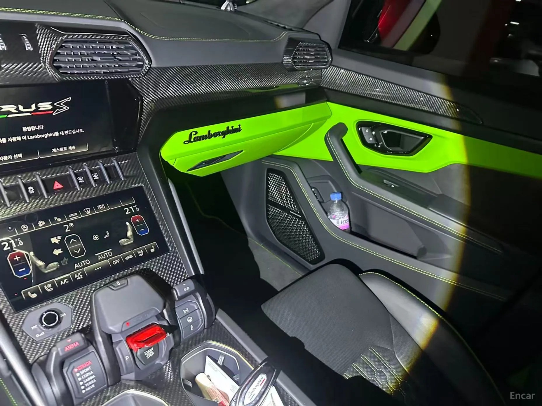 Lamborghini Urus превью 12