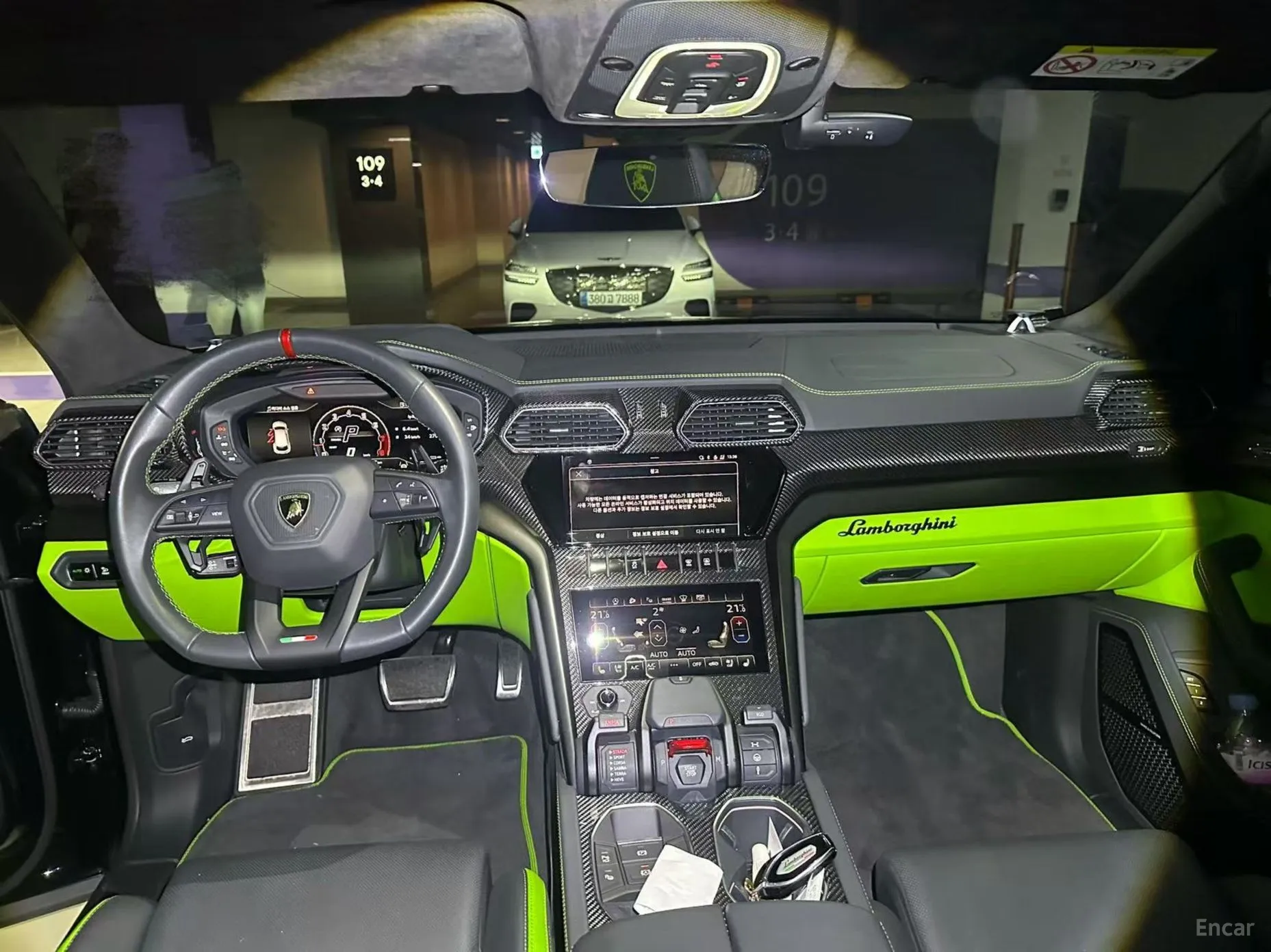 Lamborghini Urus превью 5