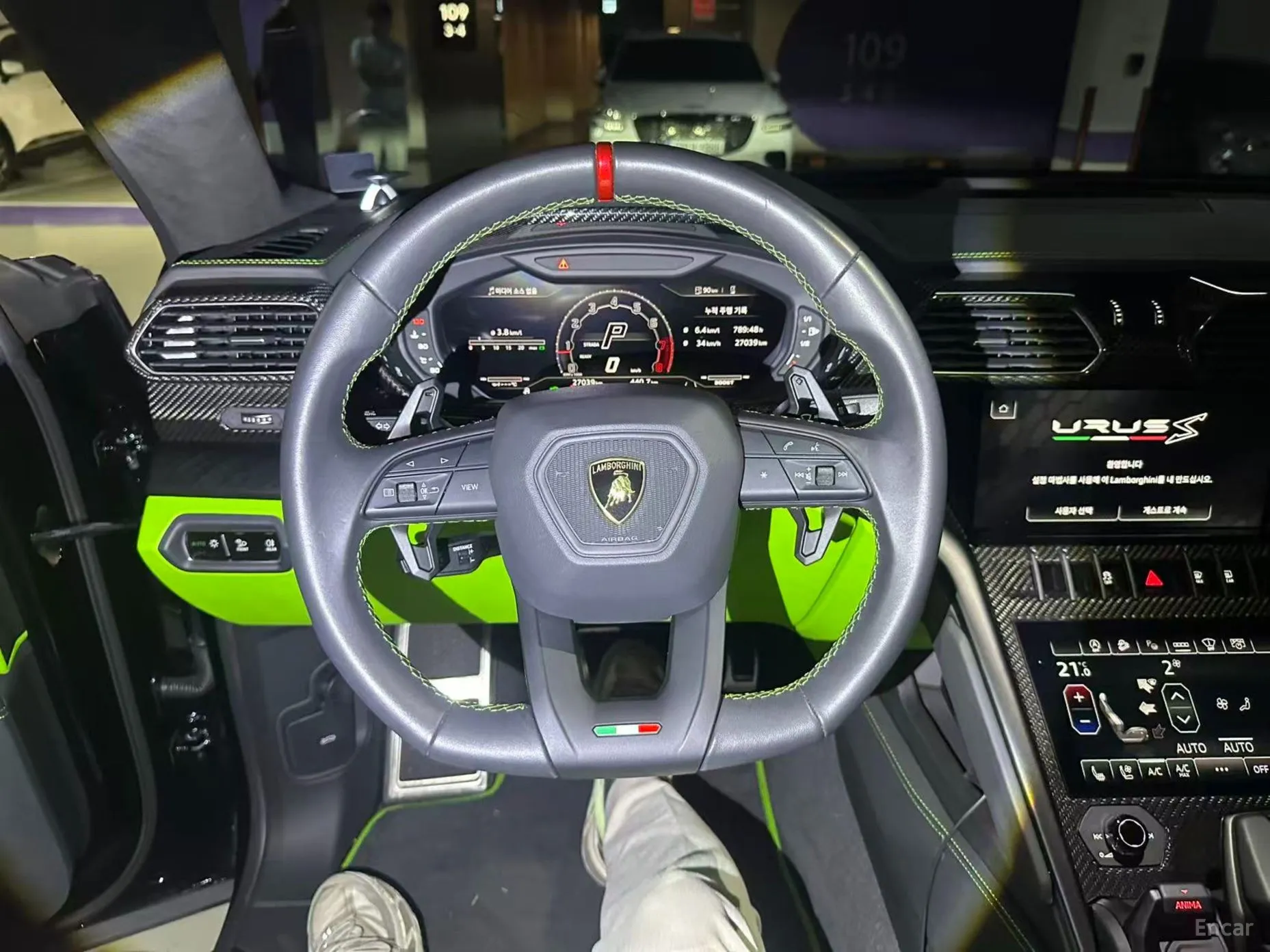 Lamborghini Urus превью 9