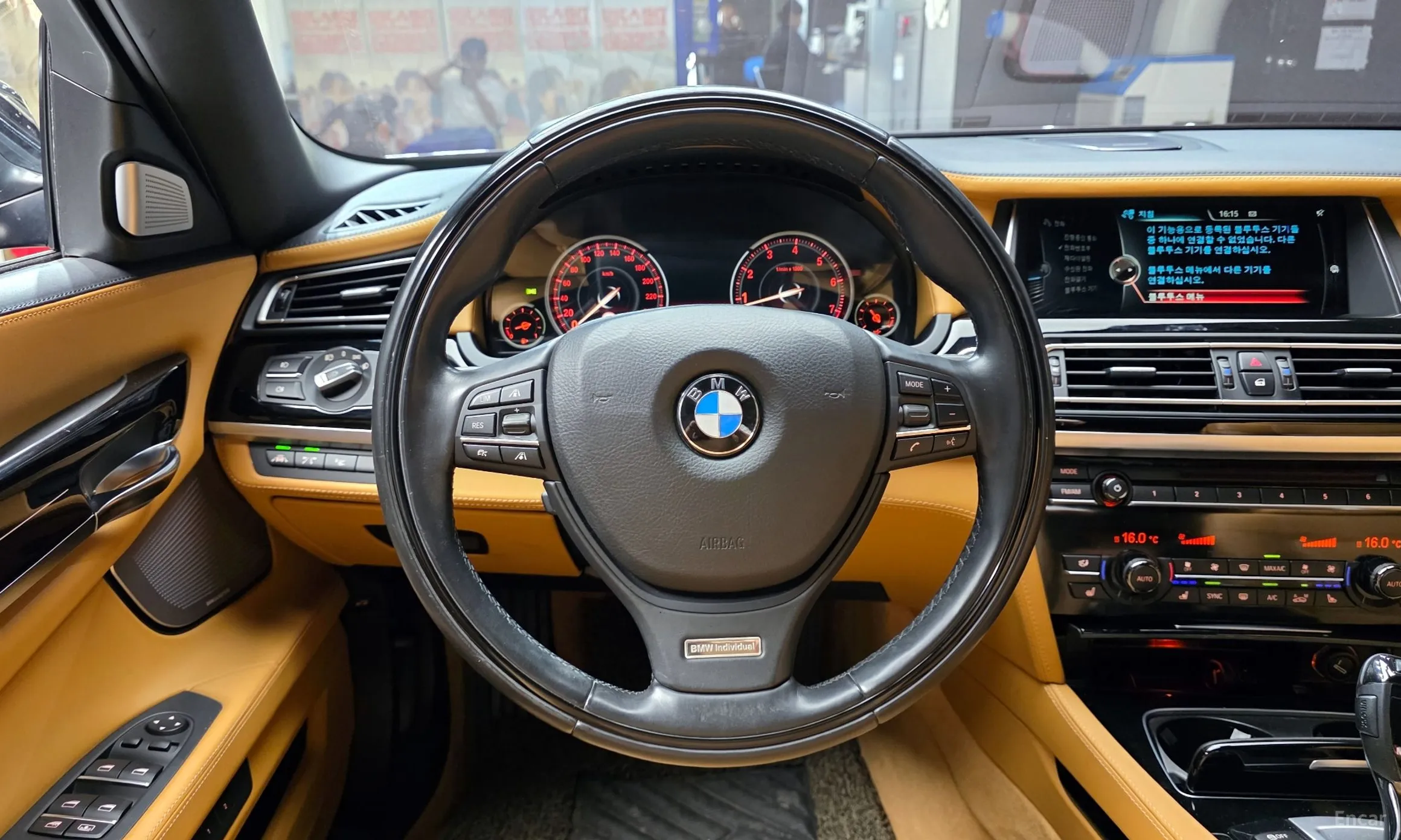 BMW 7 Series (F01) превью 13