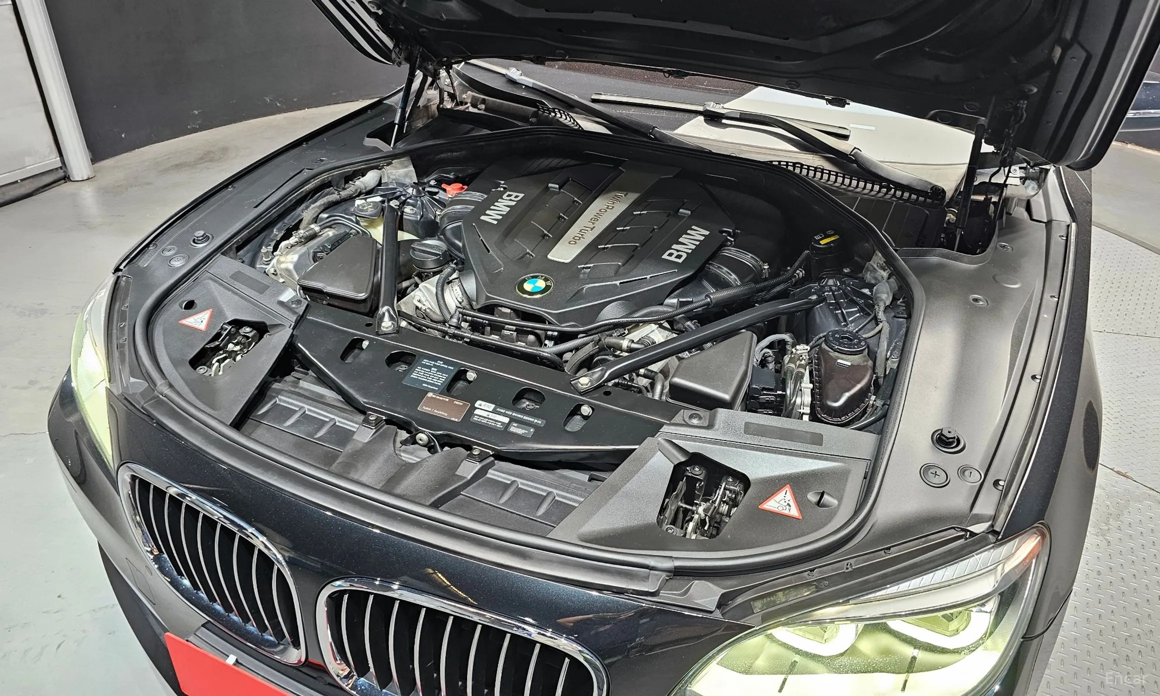BMW 7 Series (F01) превью 6