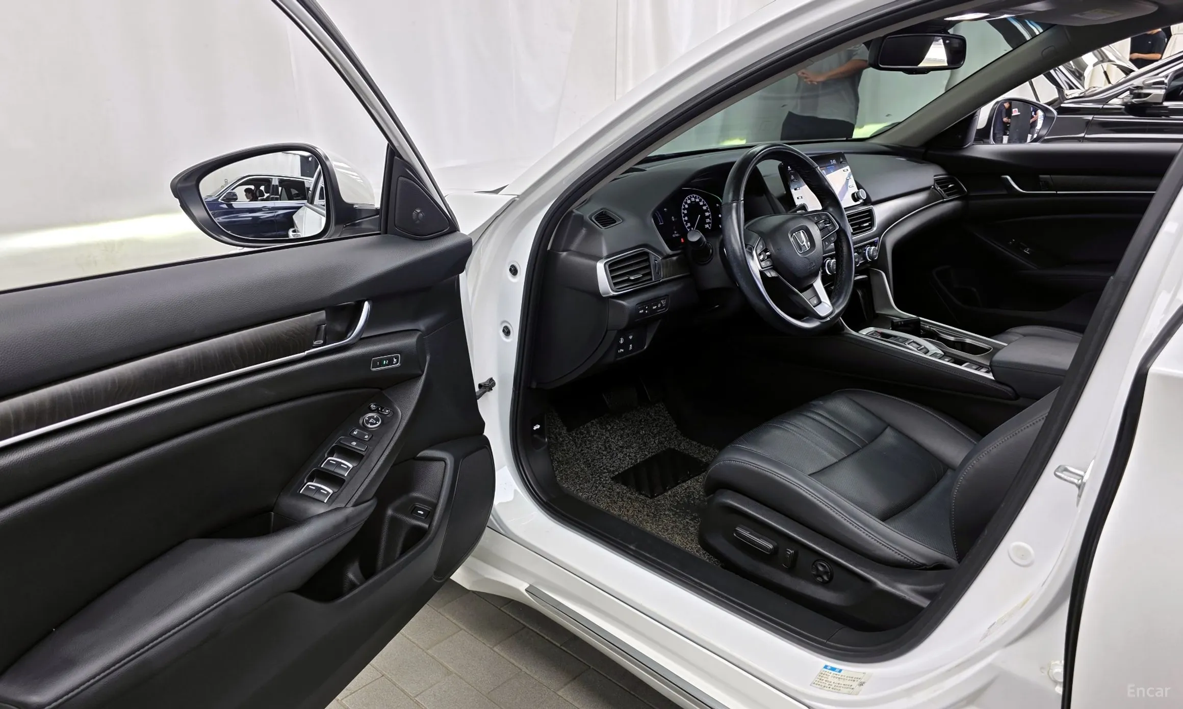 Honda Accord 10th Generation превью 10