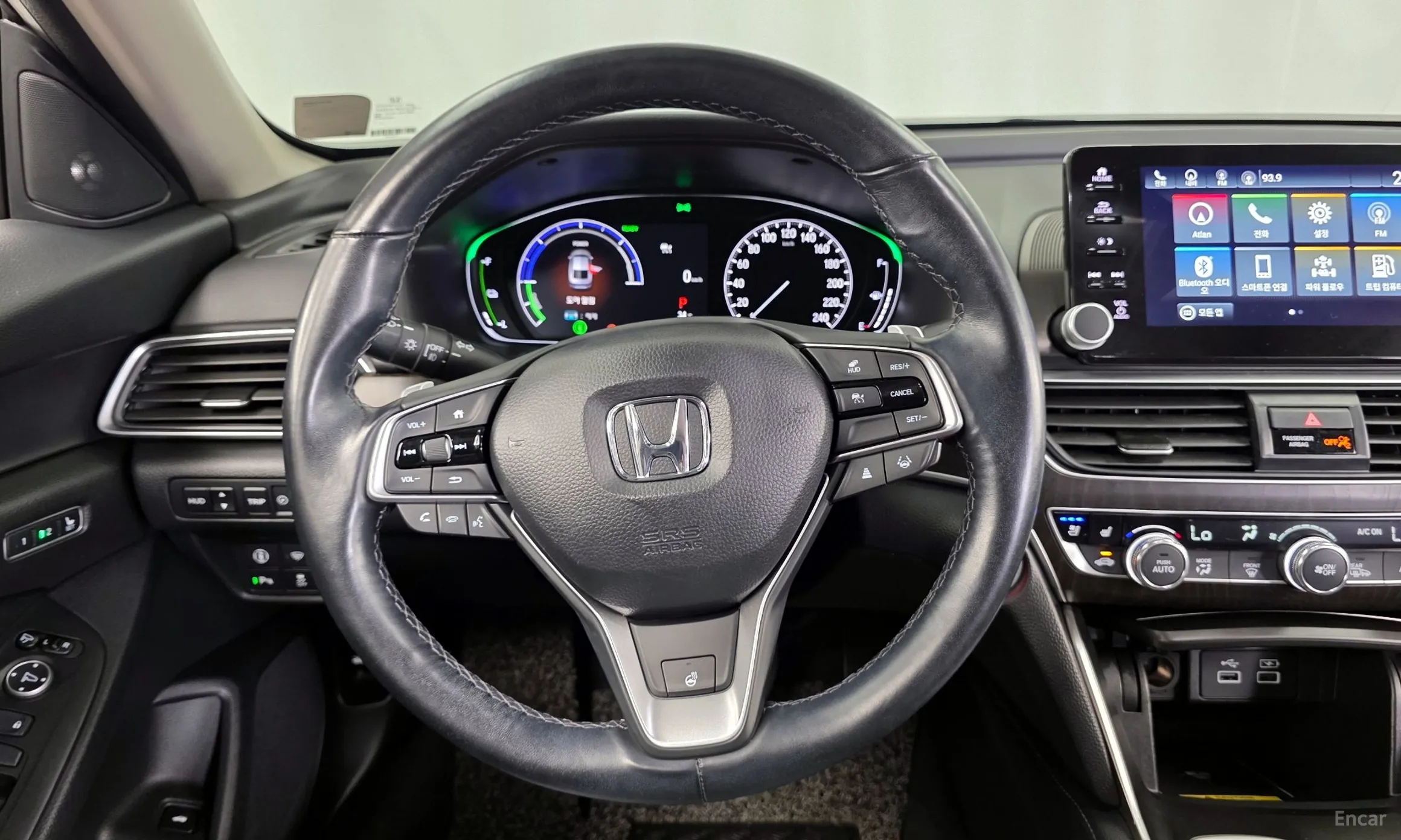 Honda Accord 10th Generation превью 14