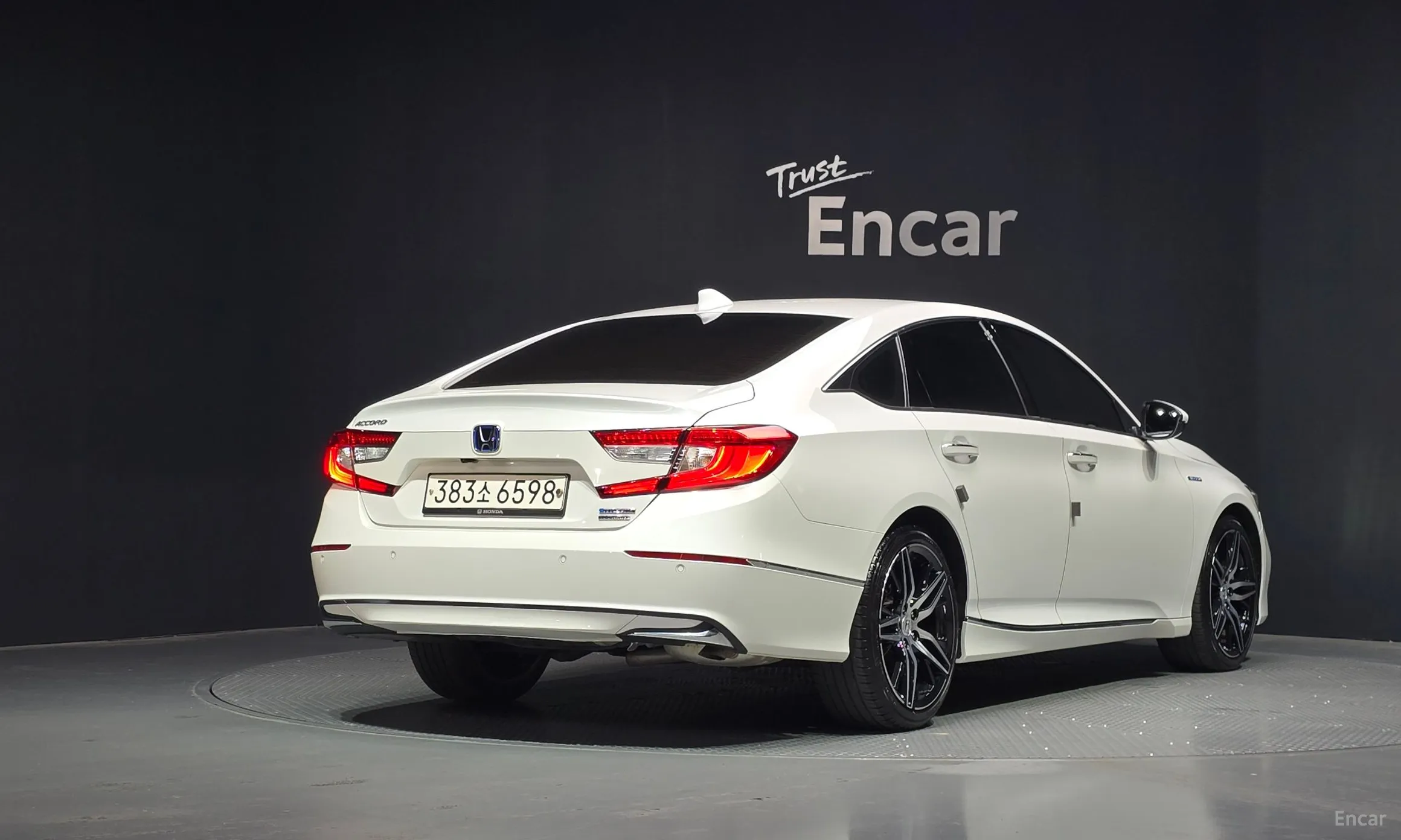 Honda Accord 10th Generation превью 2