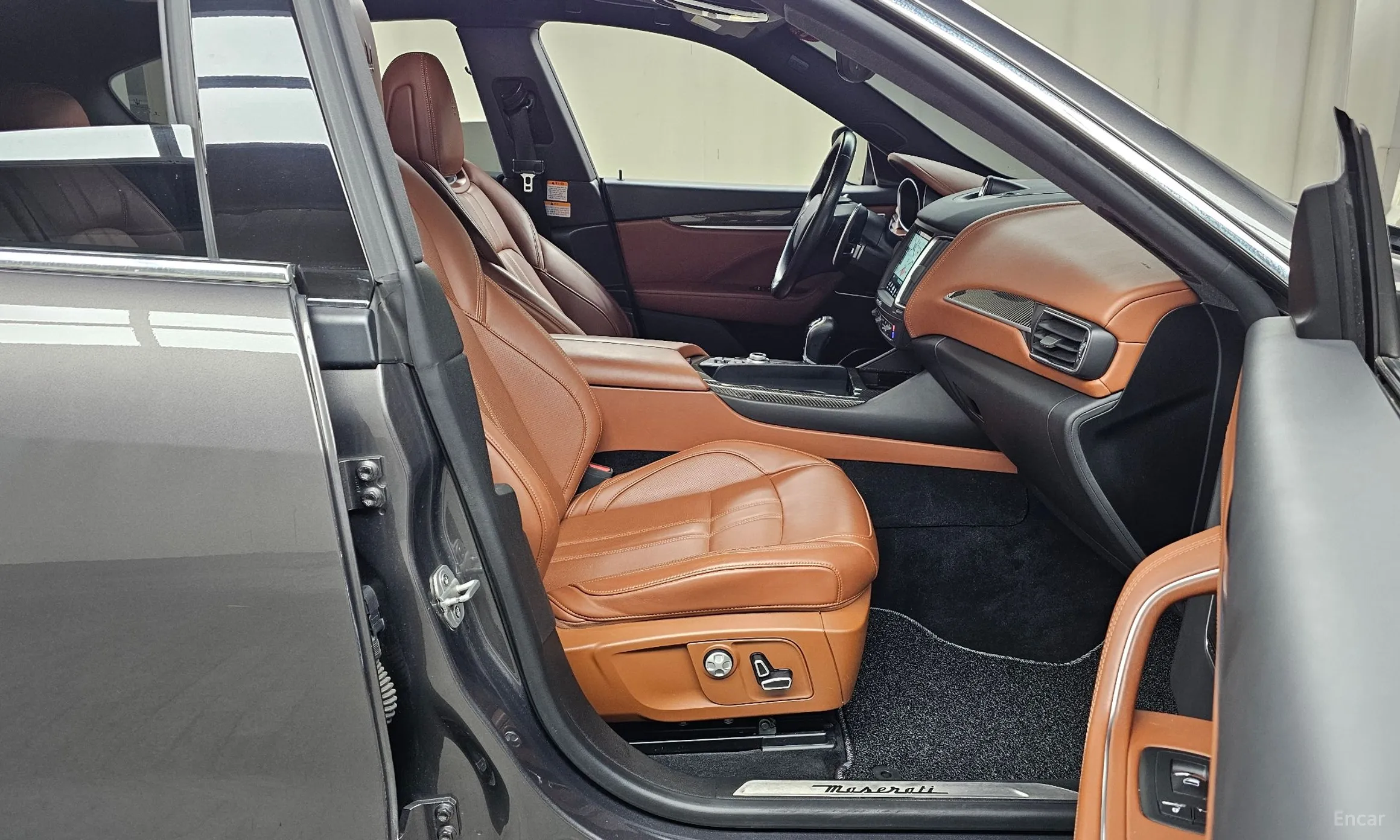 Maserati Levante превью 11
