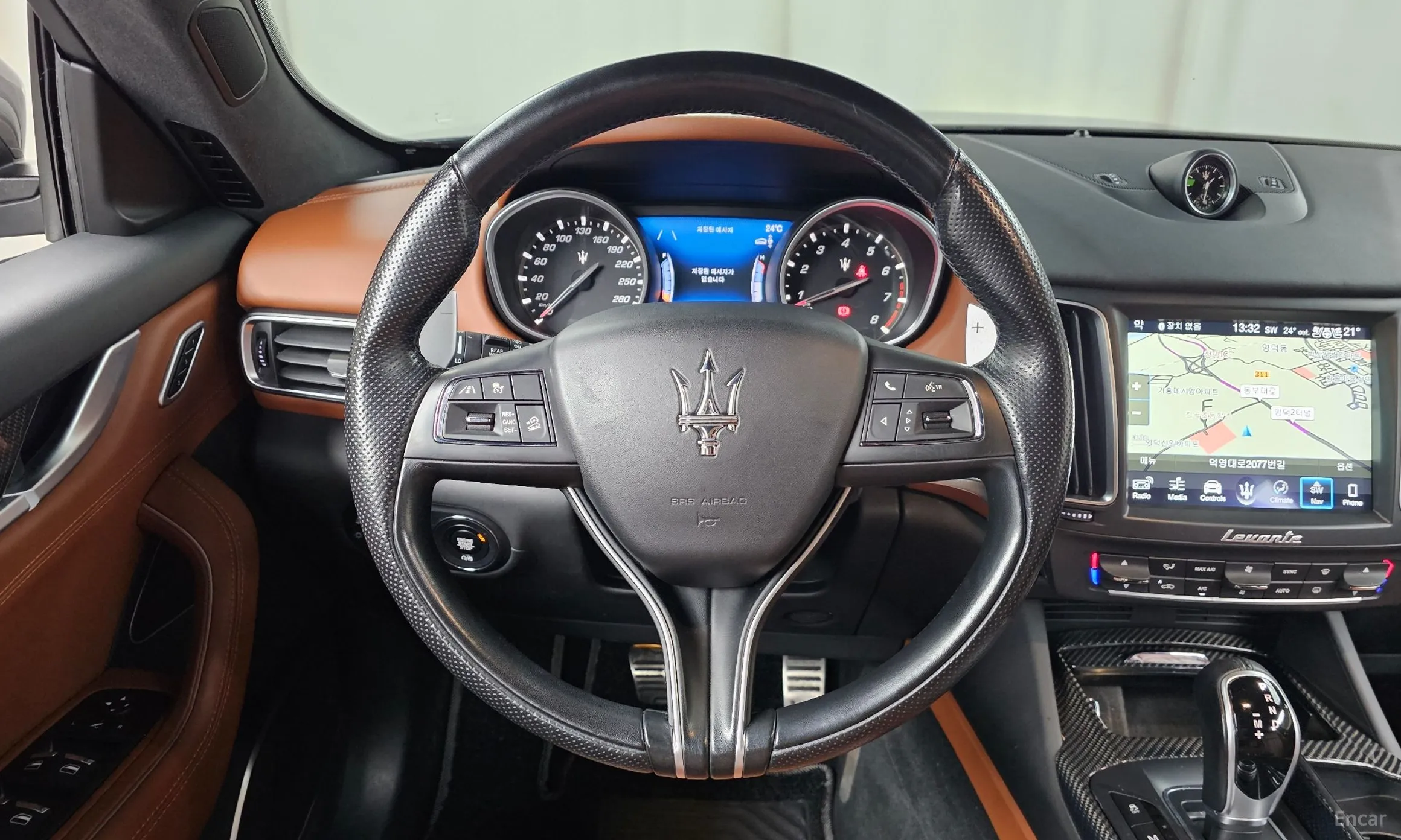 Maserati Levante превью 13
