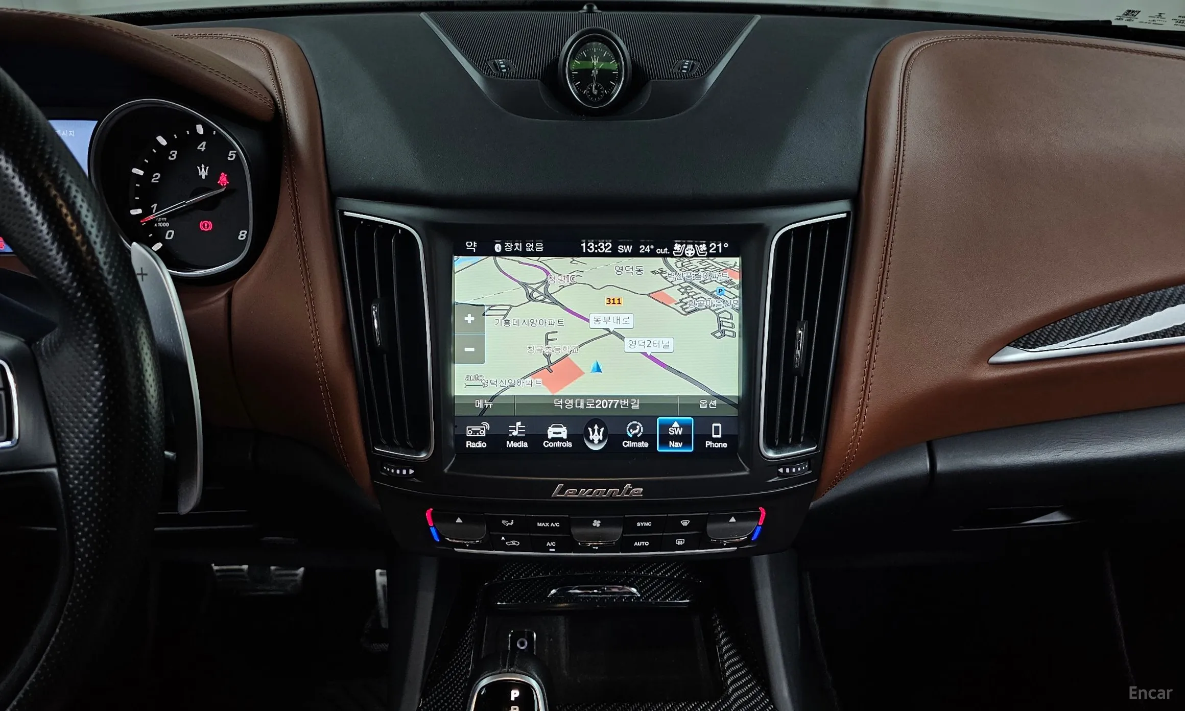 Maserati Levante превью 14