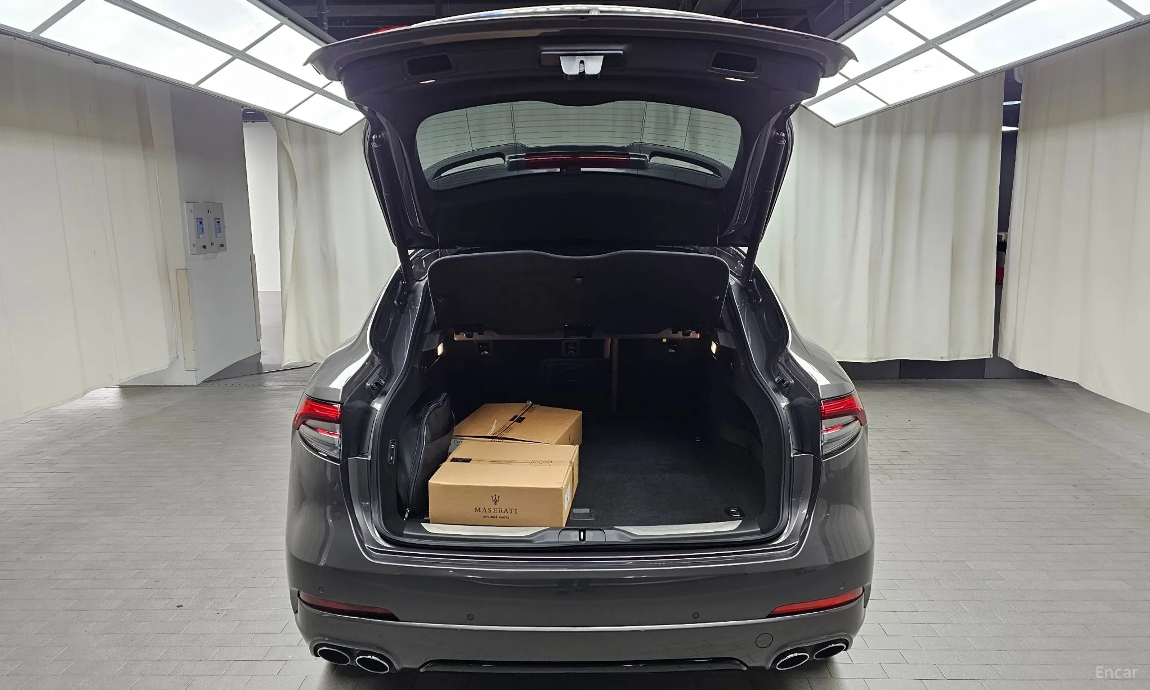 Maserati Levante превью 20