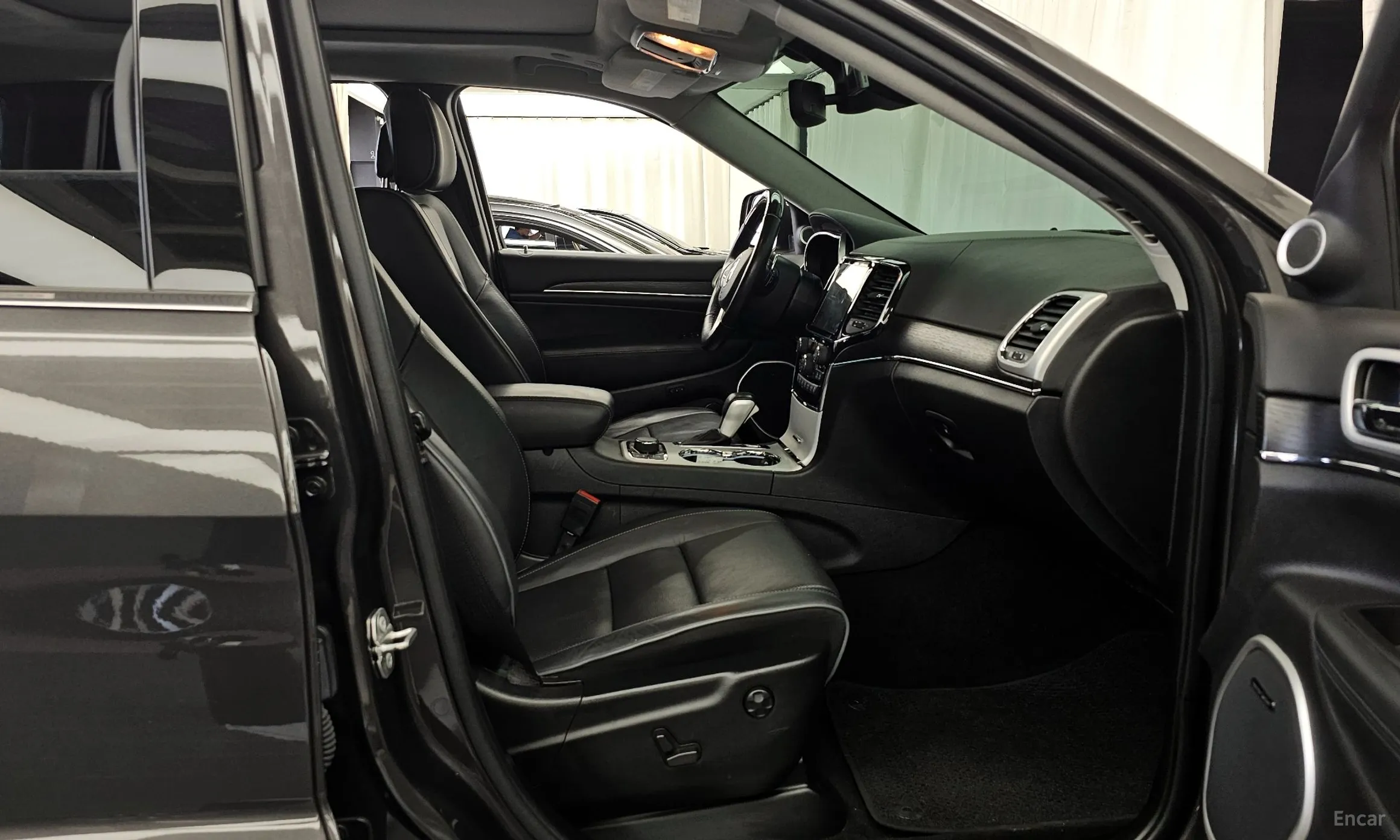 Jeep Grand Cherokee превью 11