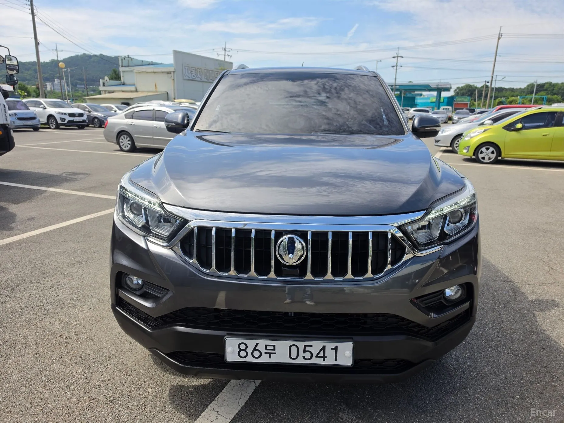 Rexton Sports Khan