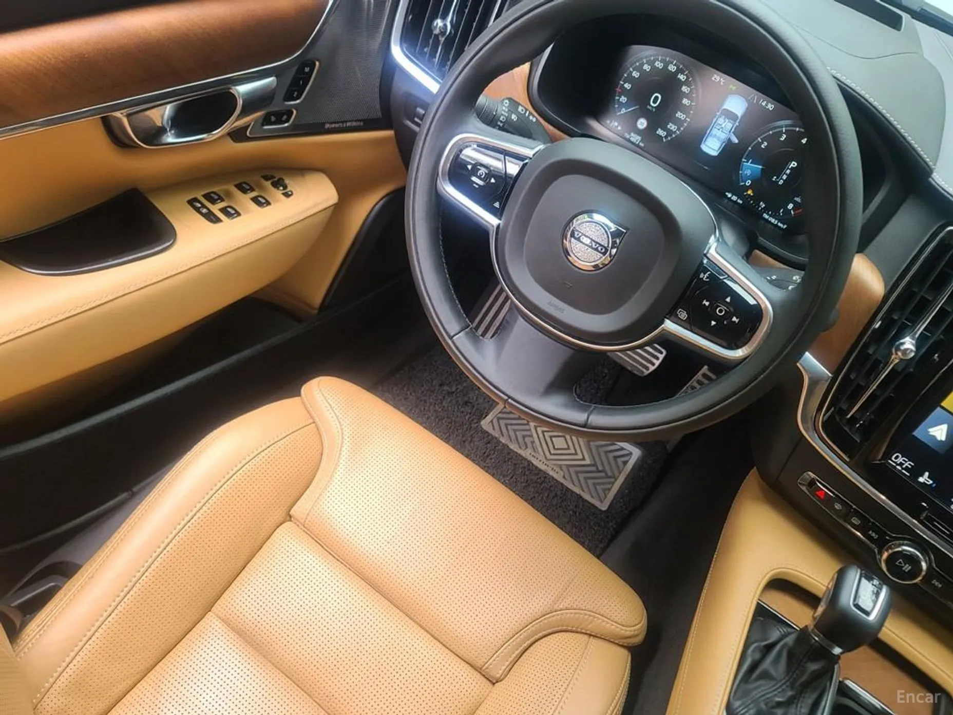 Volvo S90 превью 17