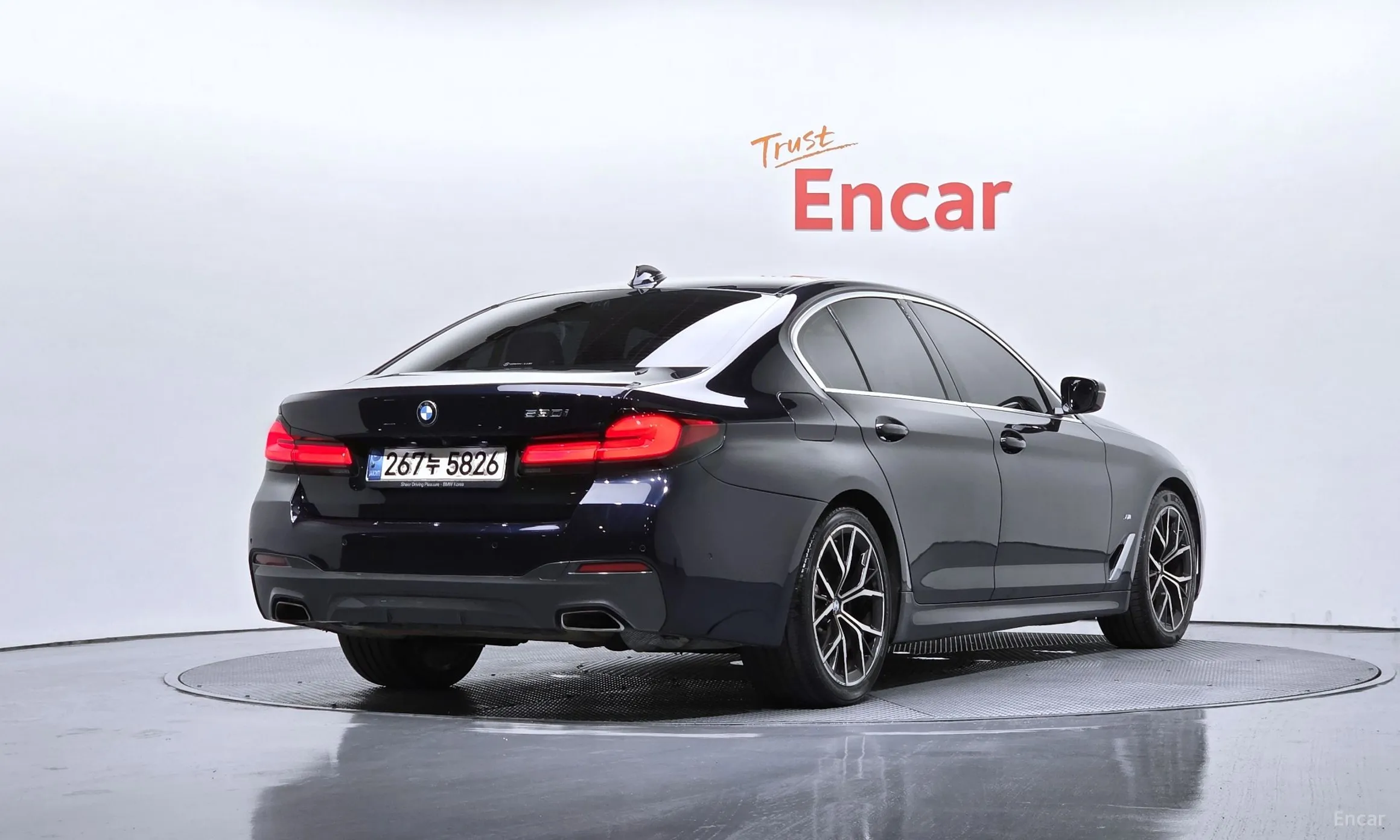 BMW 5 Series (G30) превью 2
