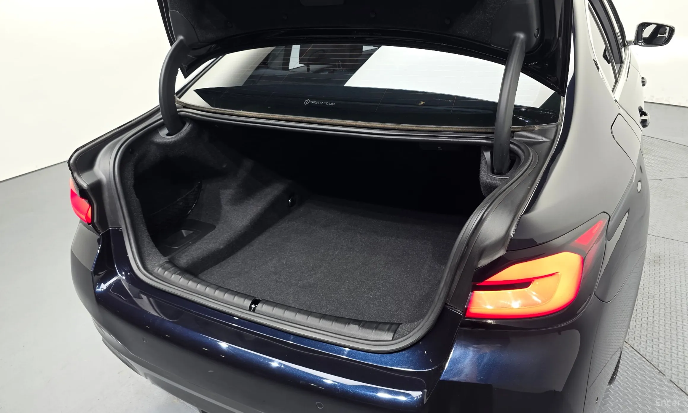 BMW 5 Series (G30) превью 6