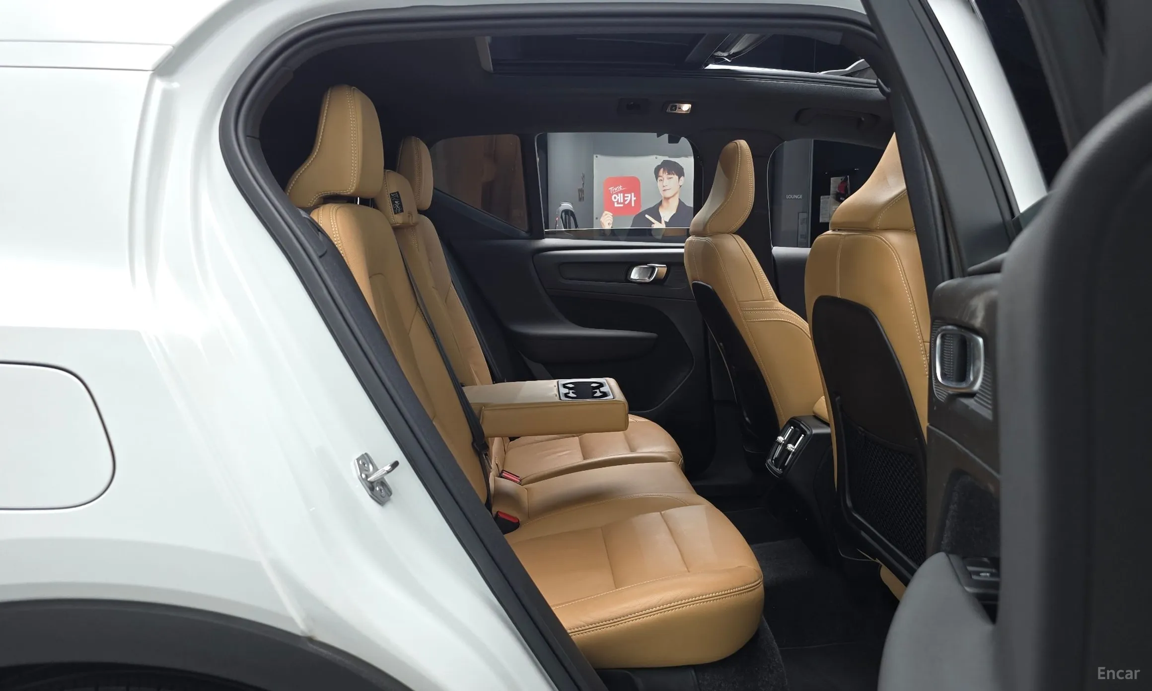 Volvo XC40 превью 12