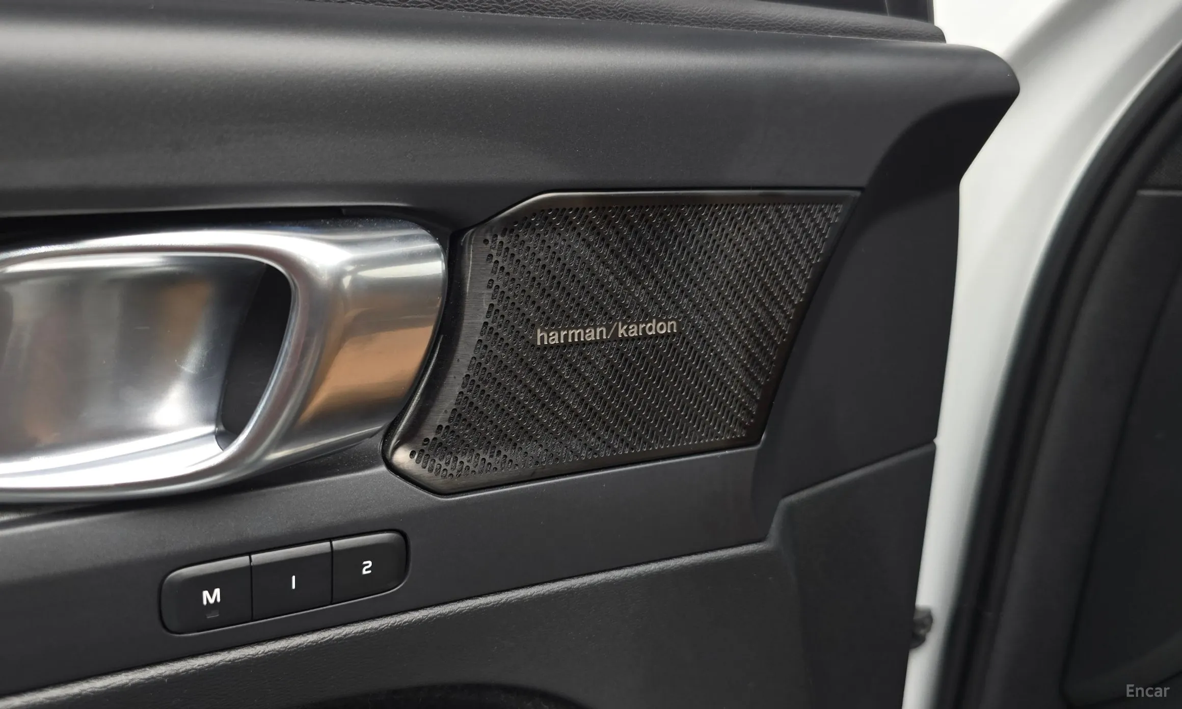 Volvo XC40 превью 18