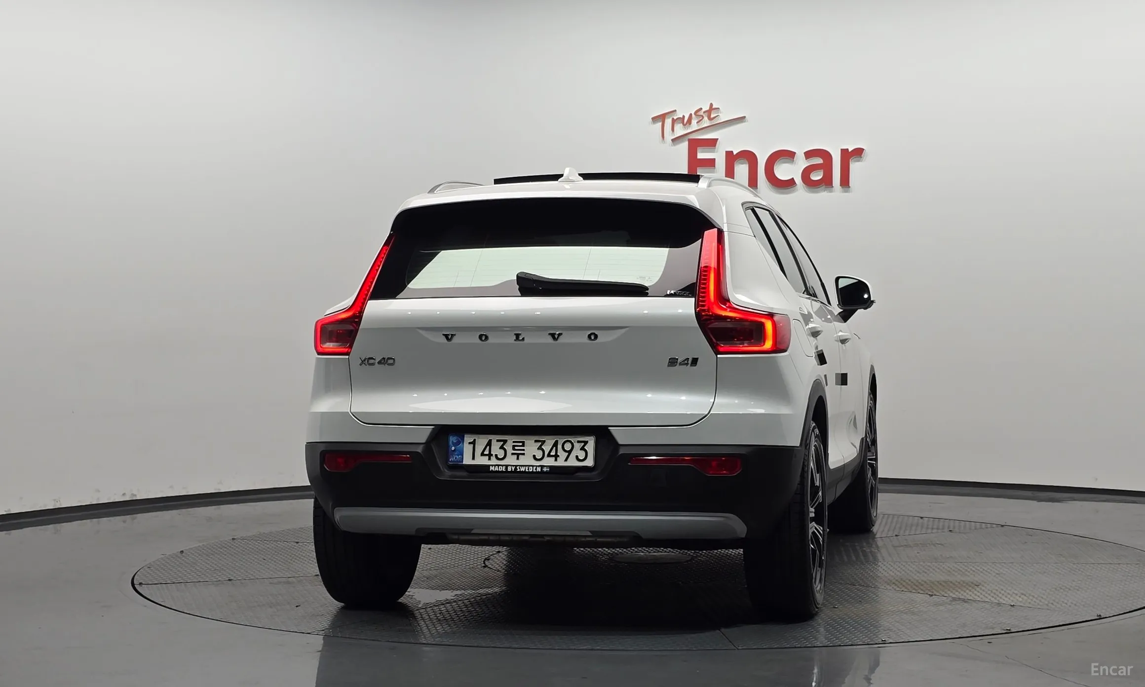 Volvo XC40 превью 4