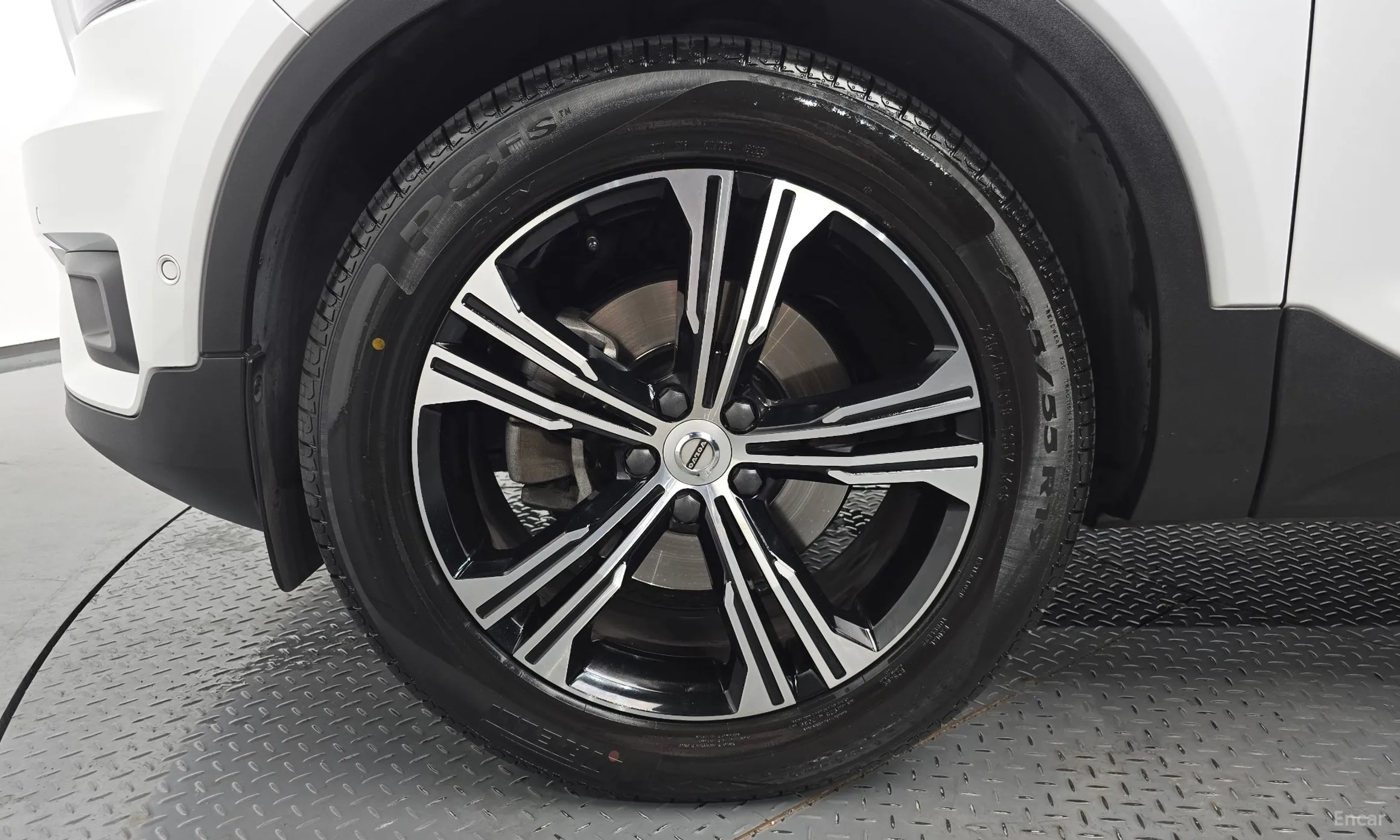 Volvo XC40 превью 5