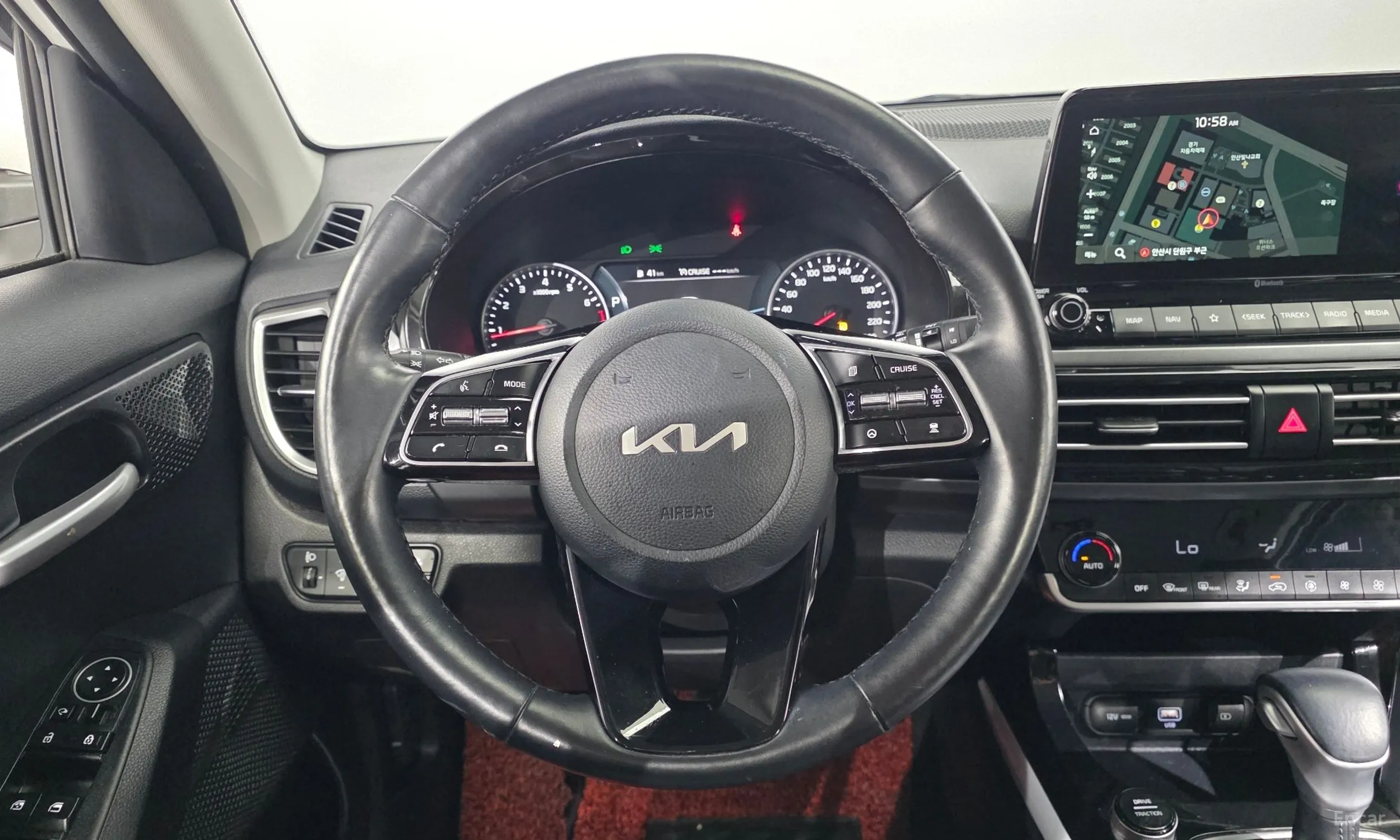 Kia Seltos превью 14