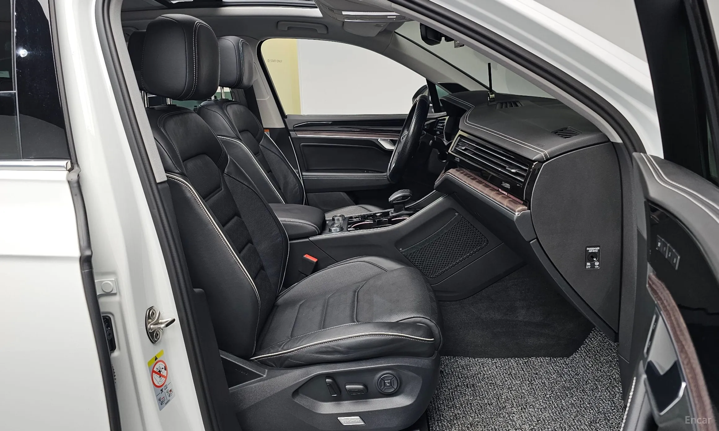 Volkswagen Touareg 3rd Generation превью 11