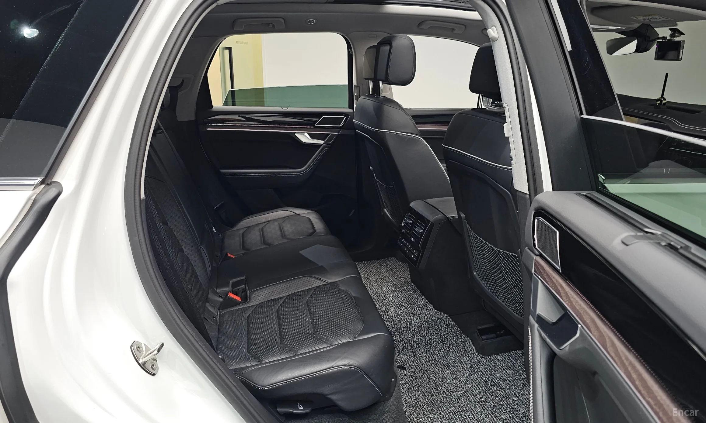 Volkswagen Touareg 3rd Generation превью 12