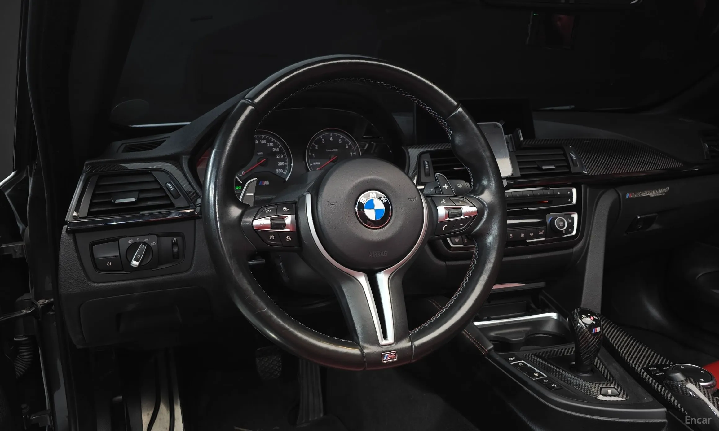 BMW M4 (F82) превью 13