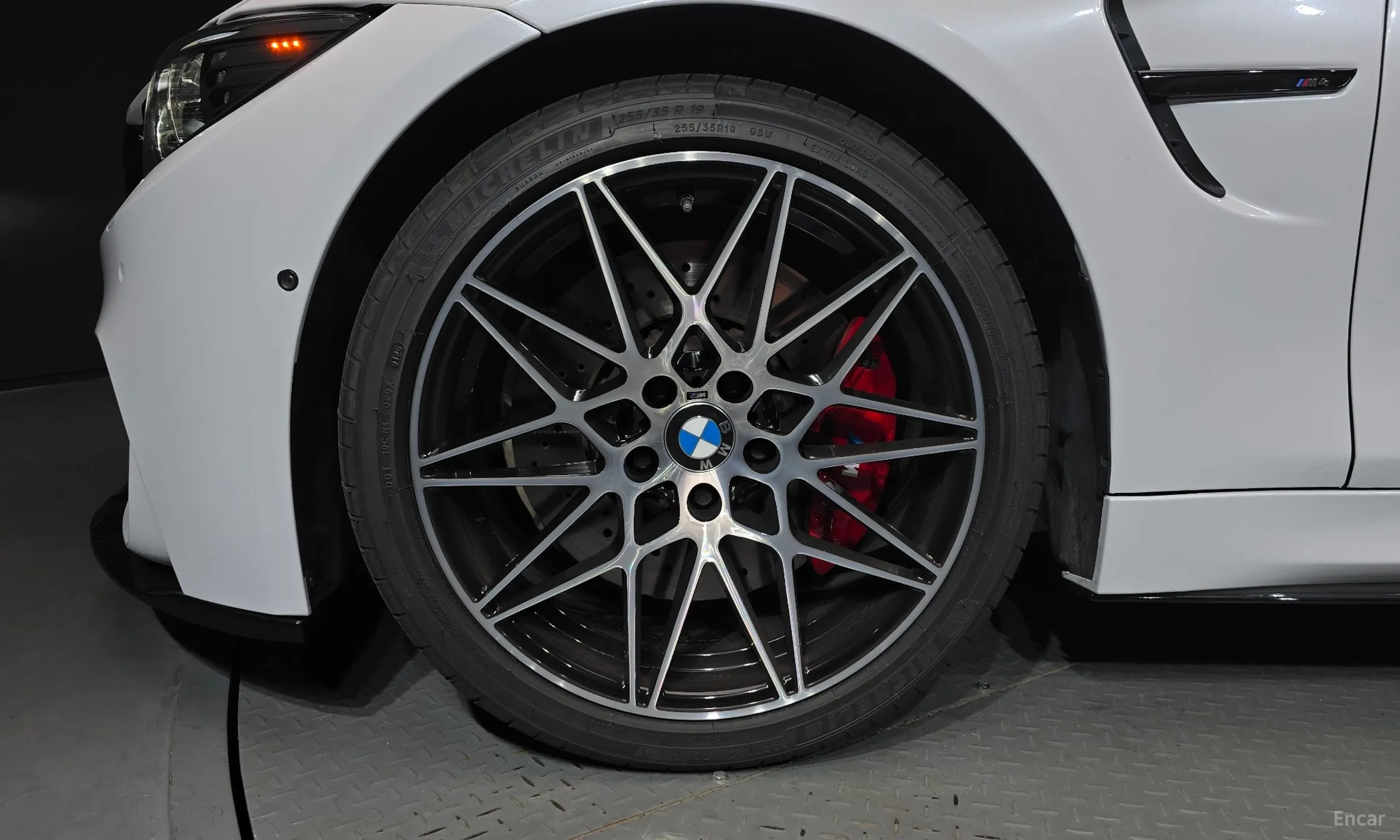 BMW M4 (F82) превью 5