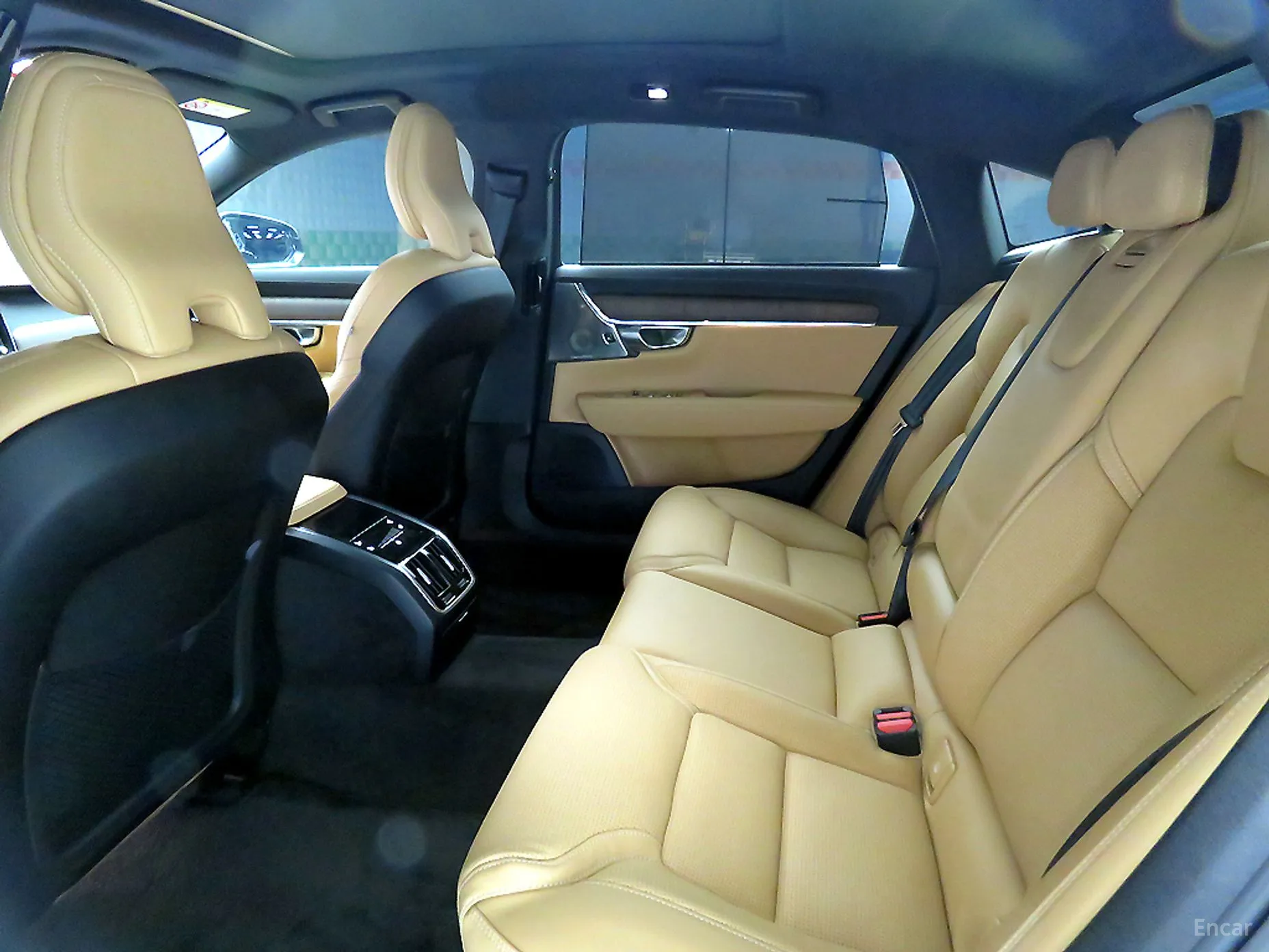 Volvo S90 превью 12