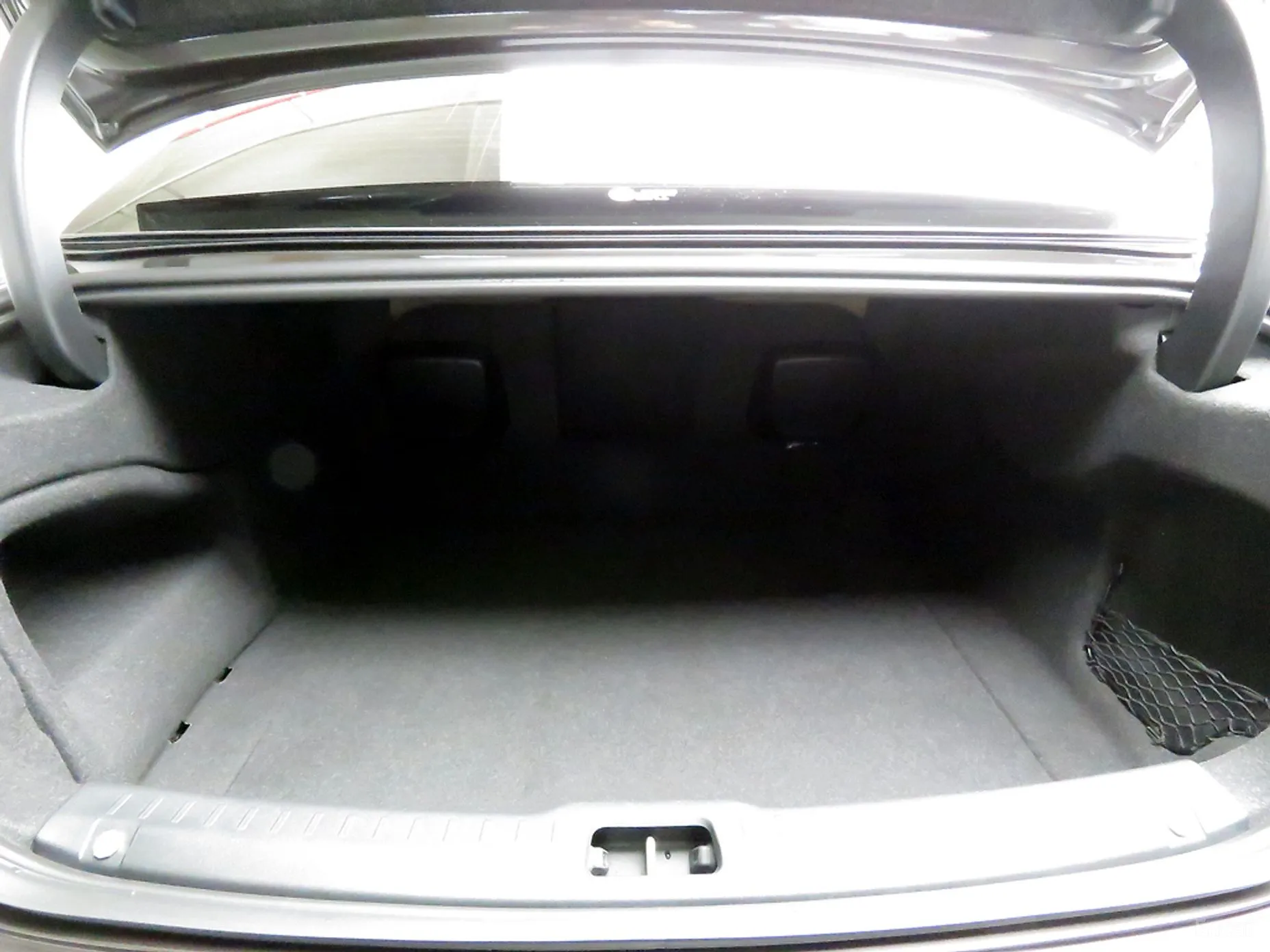 Volvo S90 превью 19