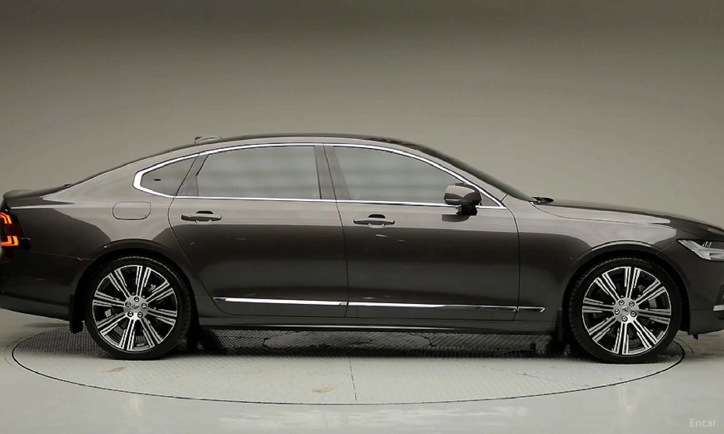 Volvo S90 превью 3