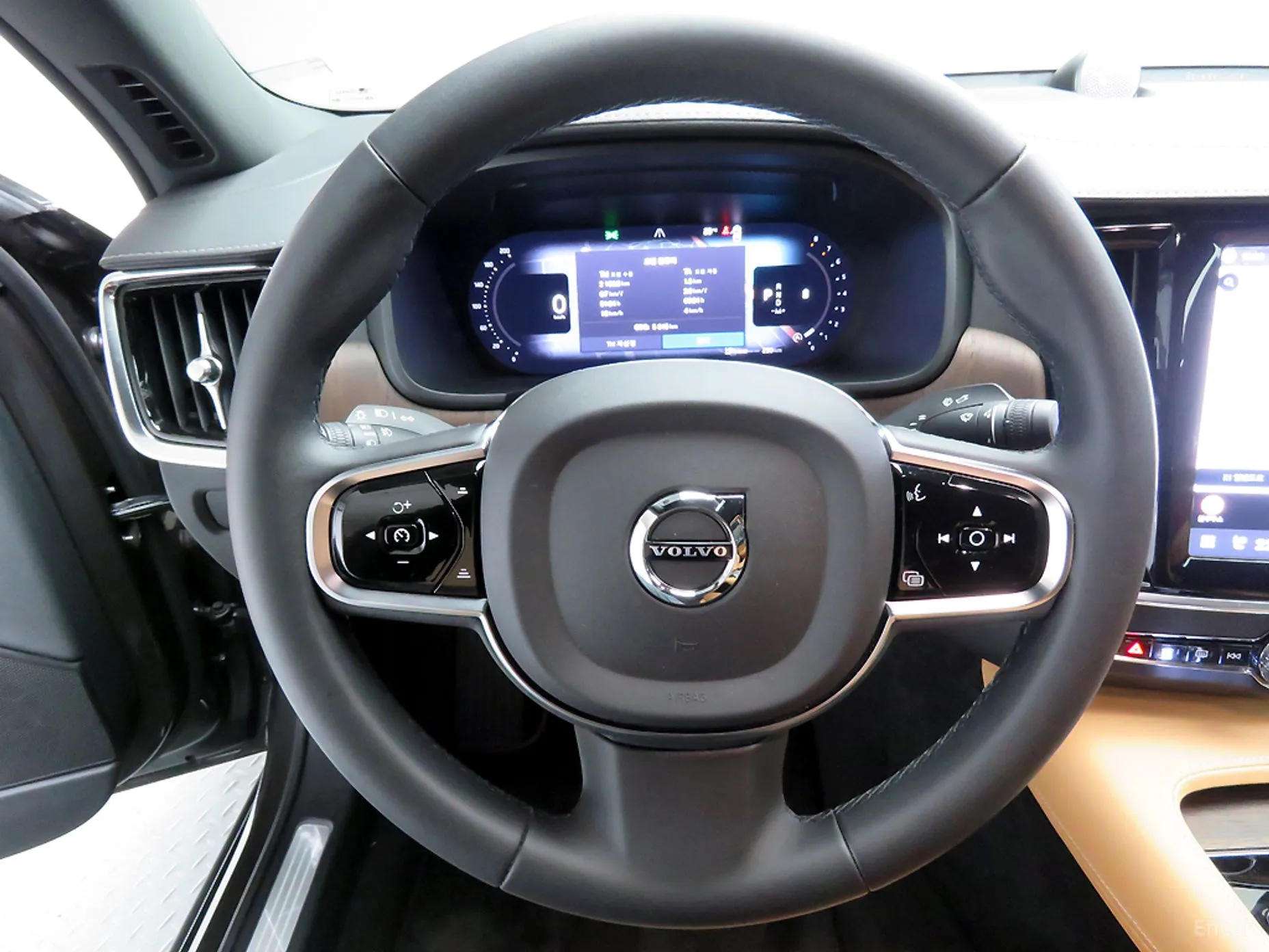 Volvo S90 превью 9