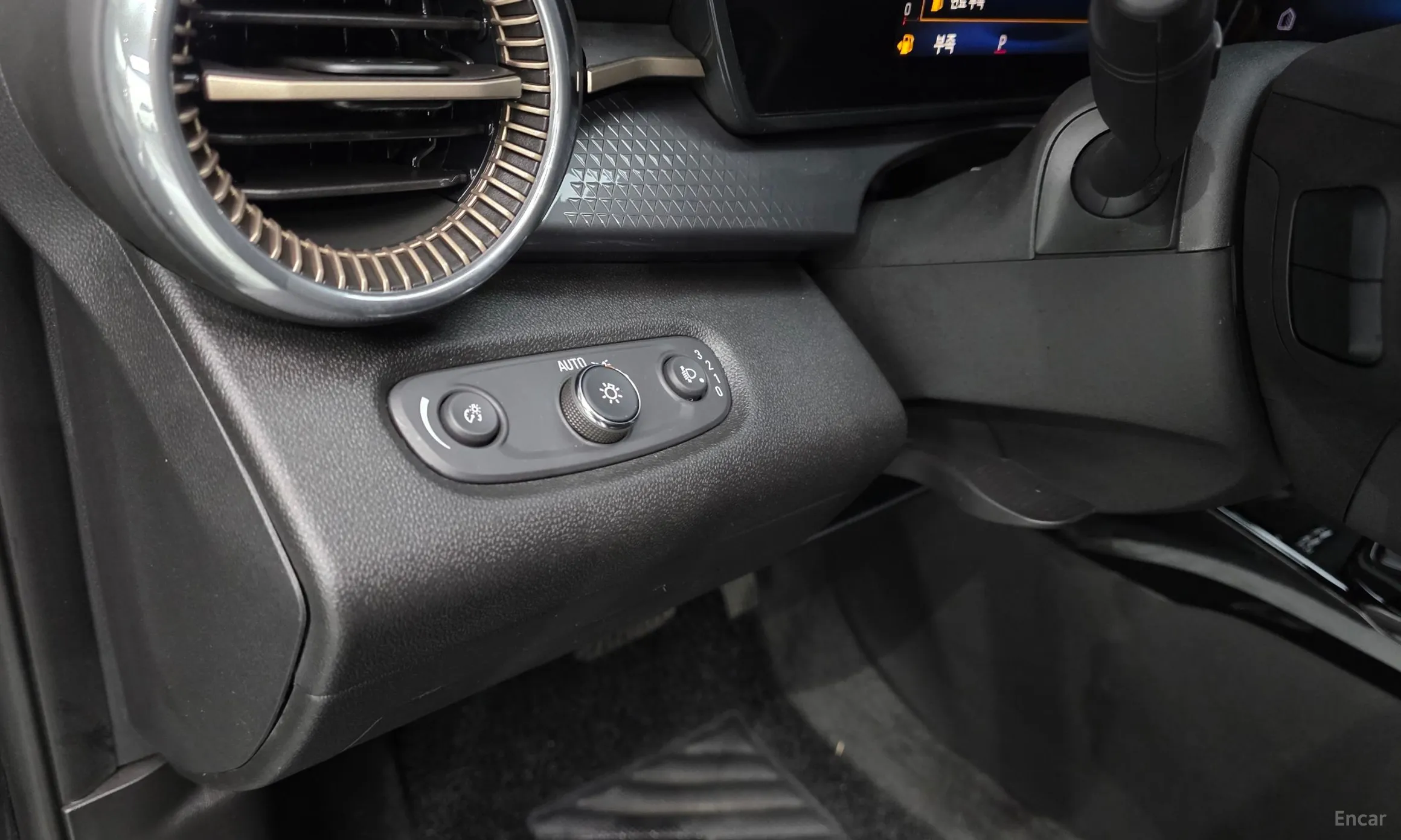 Chevrolet (GM Daewoo) Trax Crossover превью 18