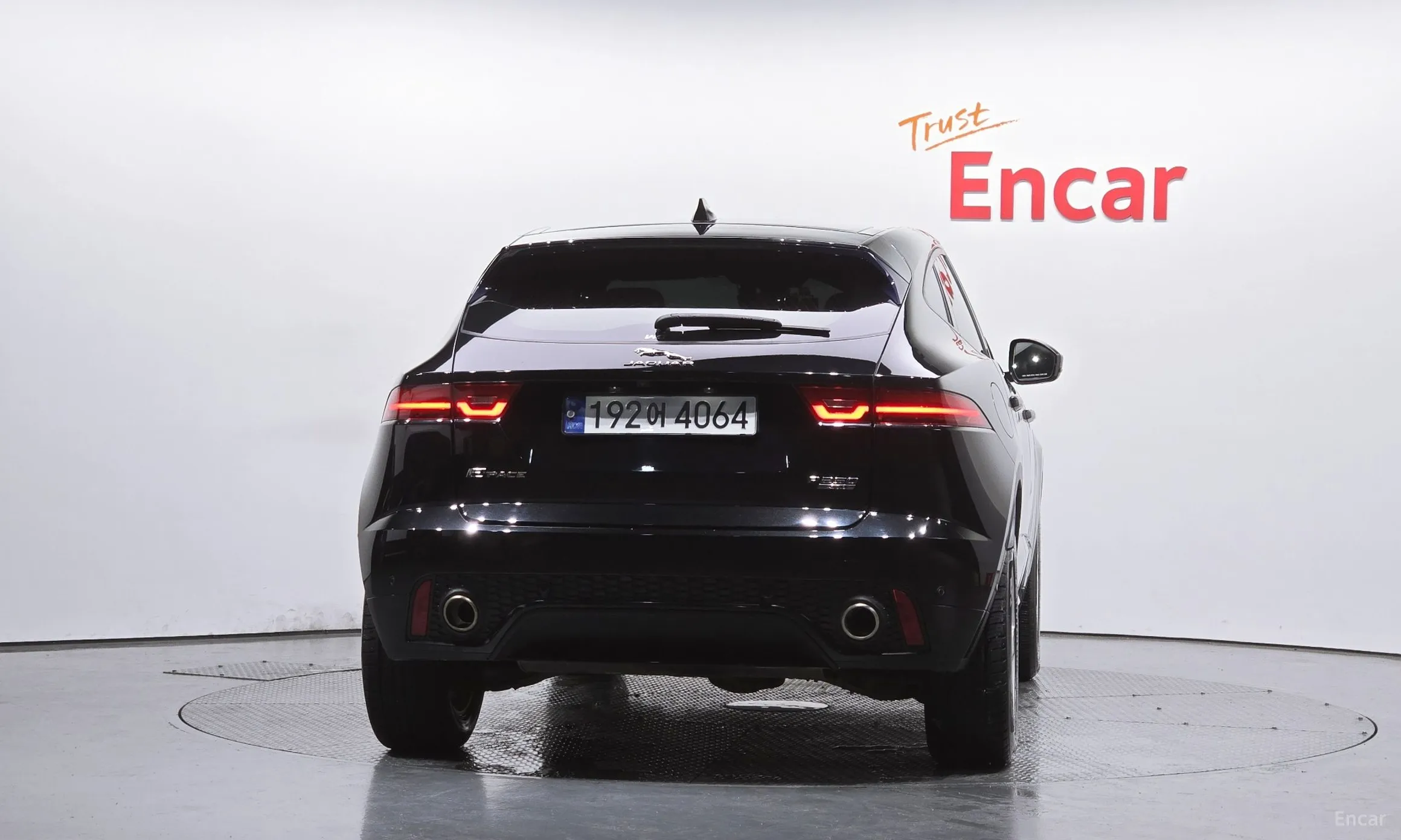 Jaguar E-PACE превью 4