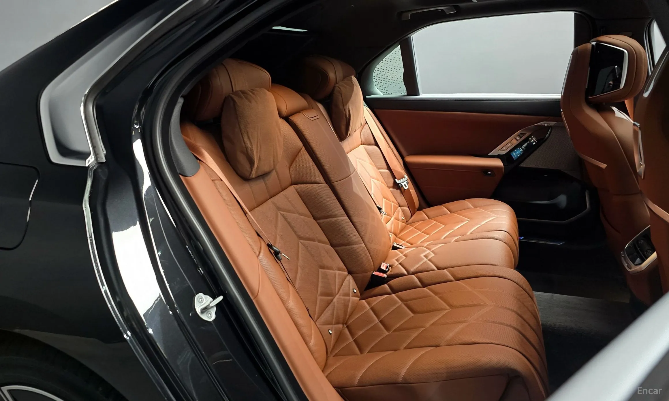 BMW 7 Series (G70) превью 11